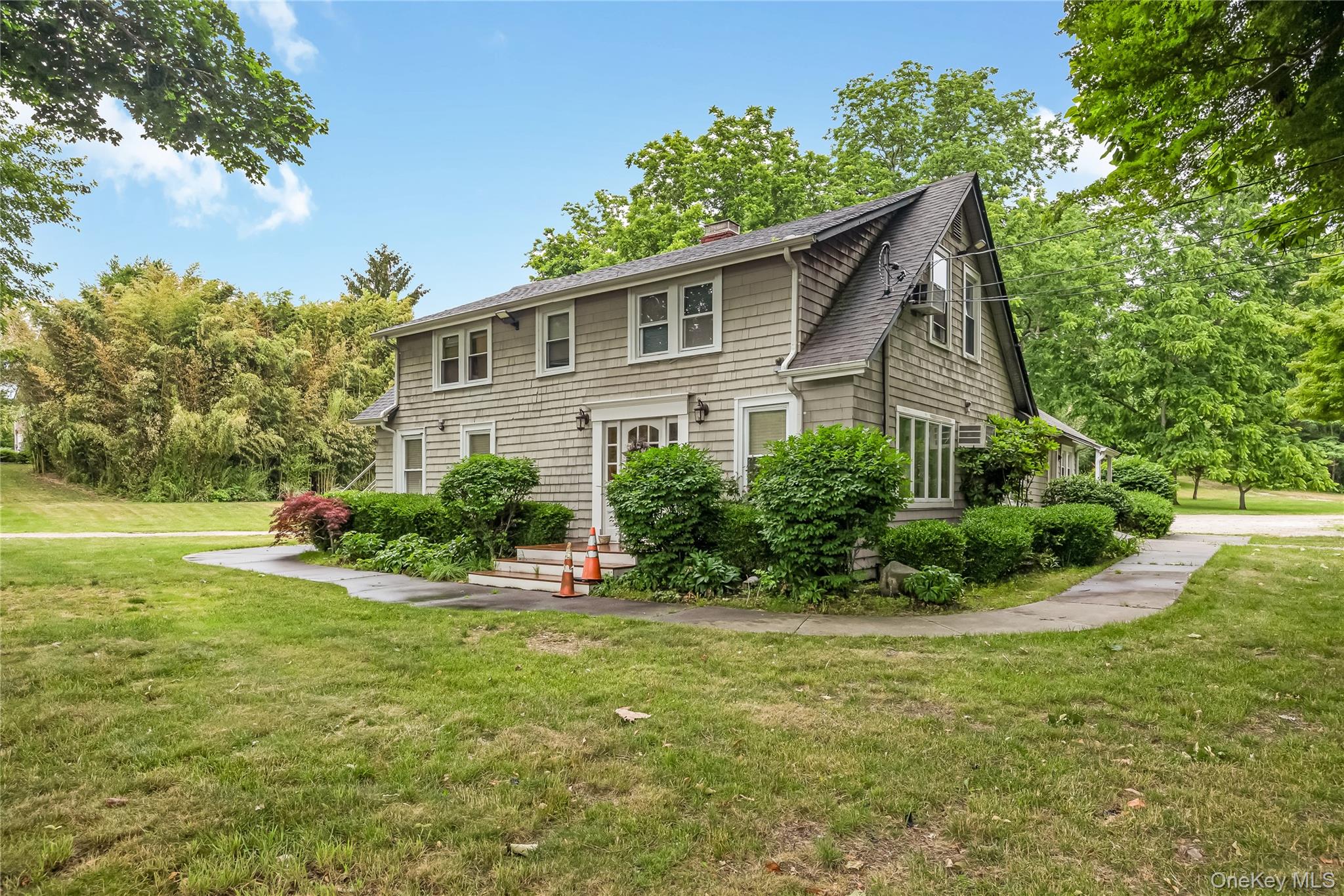 645 Middle Country Road Property Photo 27