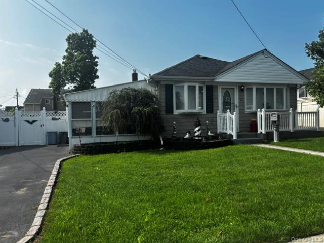 45 W Clearwater Road Property Photo 1