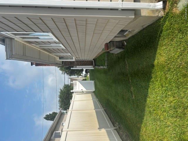 45 W Clearwater Road Property Photo 6