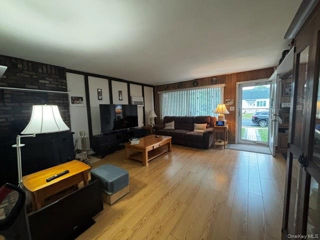 45 W Clearwater Road Property Photo 15