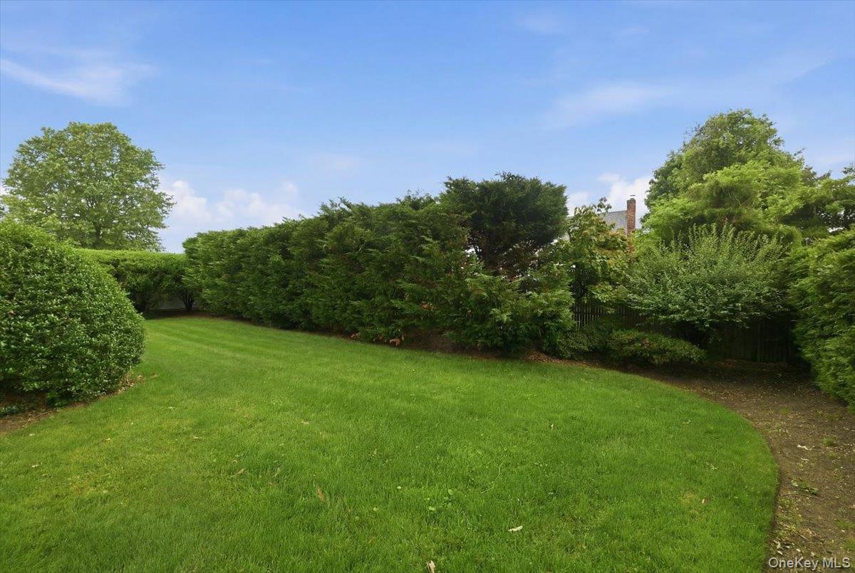 207 Sullivan Avenue Property Photo 29