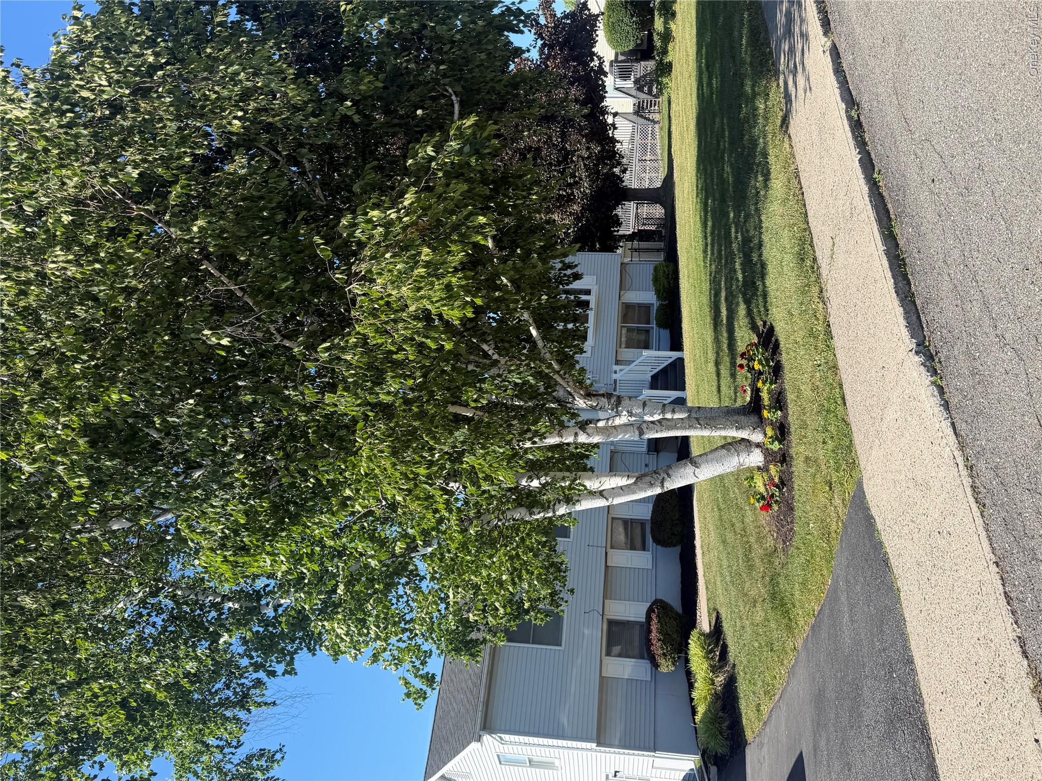 33 Lincoln Circle Property Photo 1