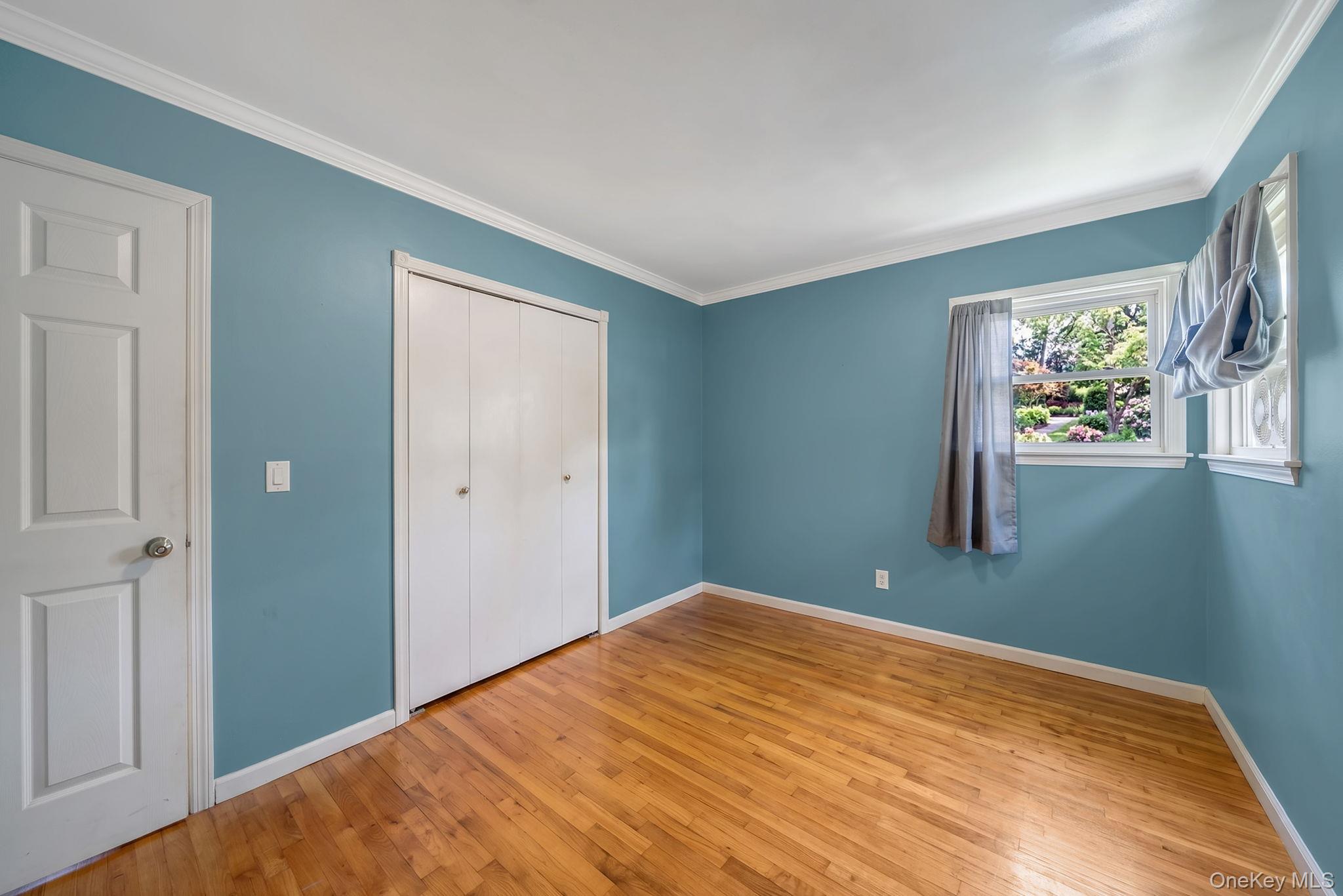 390 Blue Point Road Property Photo 16