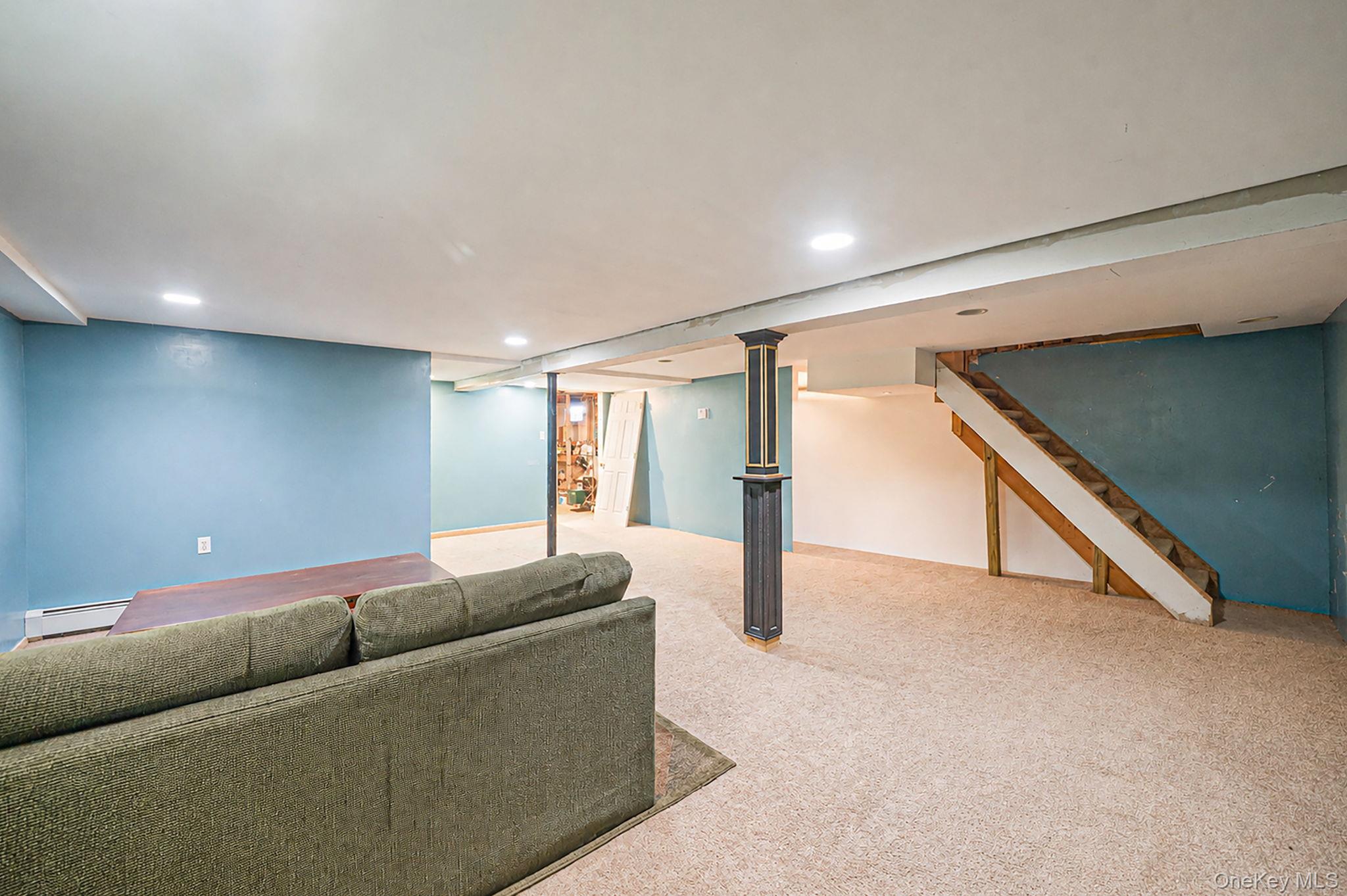 390 Blue Point Road Property Photo 19