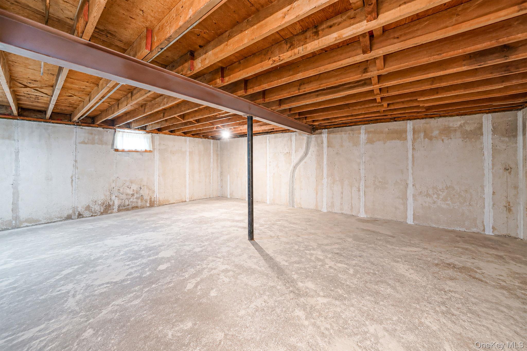 390 Blue Point Road Property Photo 21