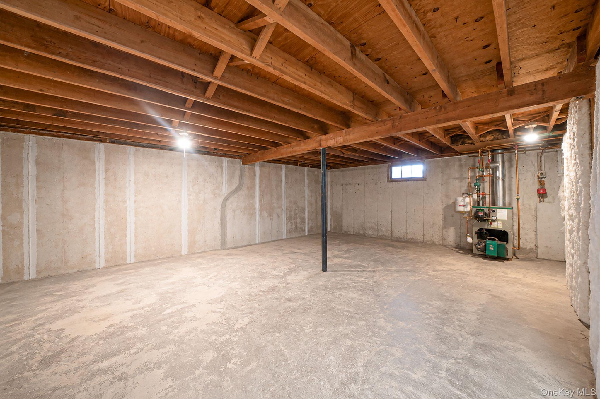 390 Blue Point Road Property Photo 24