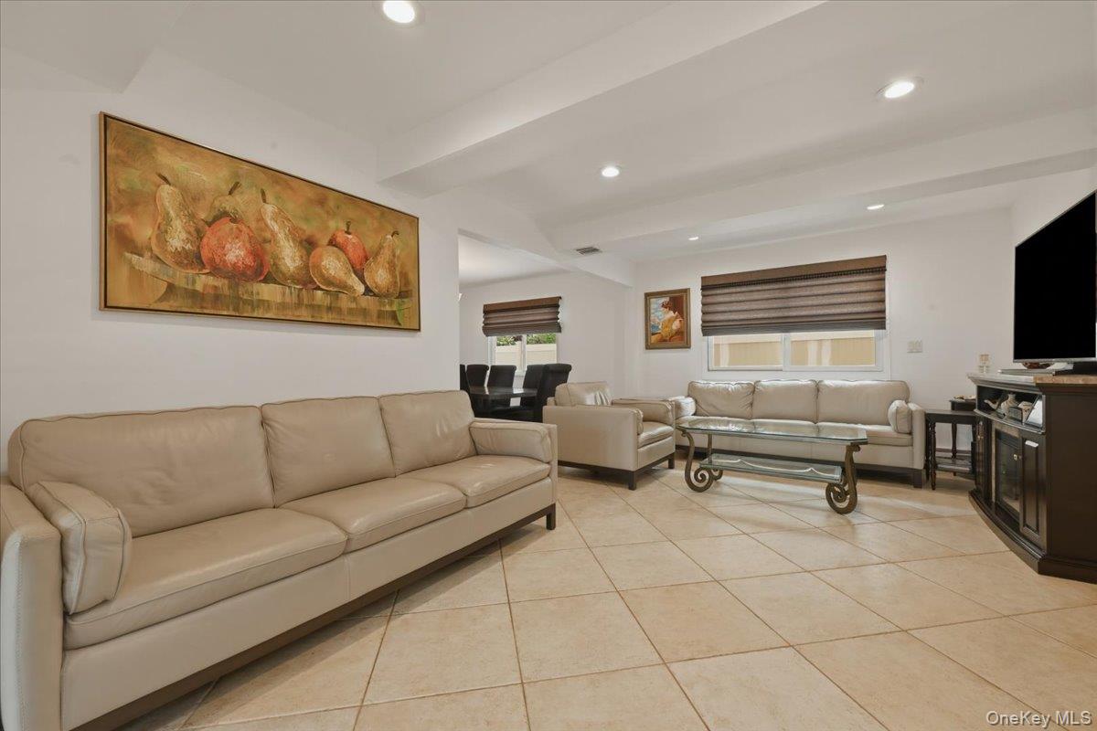 2461 Riviera Lane Property Photo 15