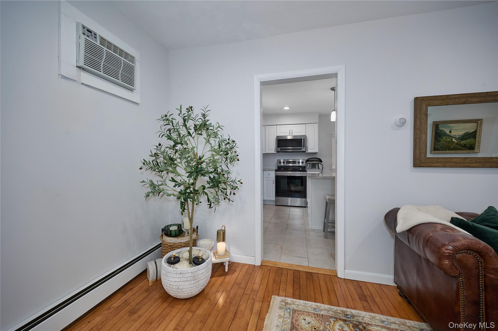 181 N Grand Avenue Property Photo 9
