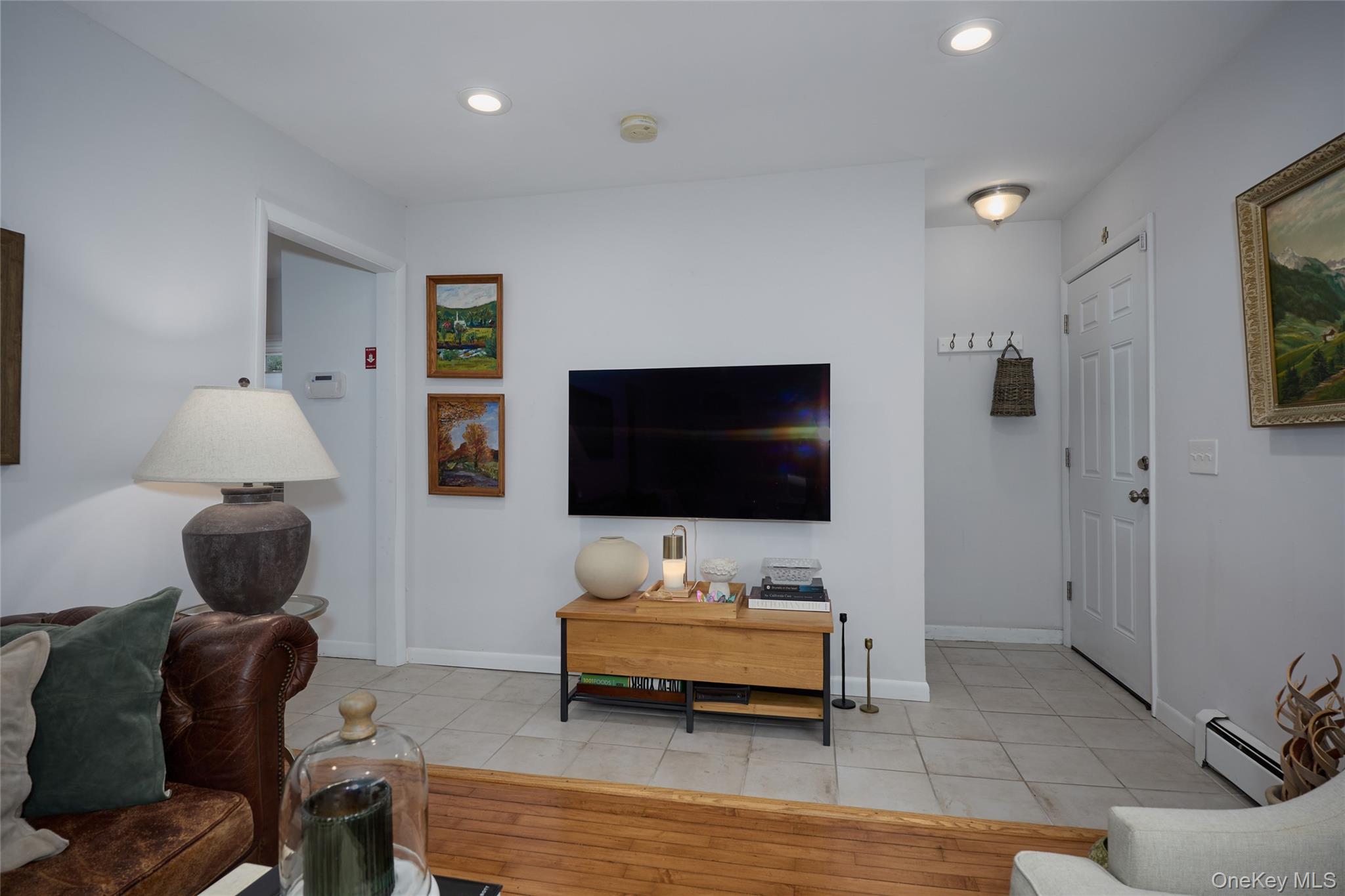 181 N Grand Avenue Property Photo 10