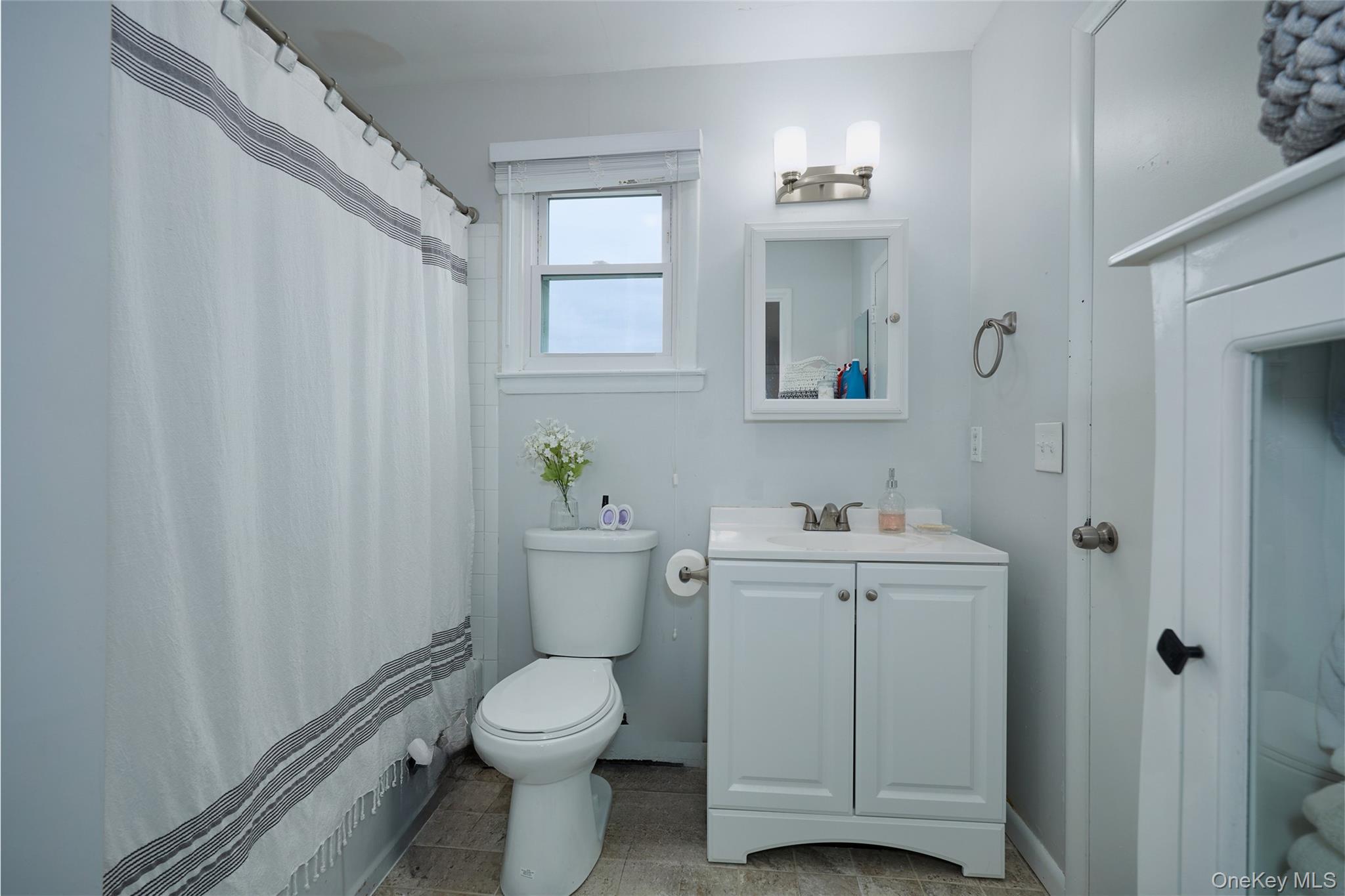 181 N Grand Avenue Property Photo 29