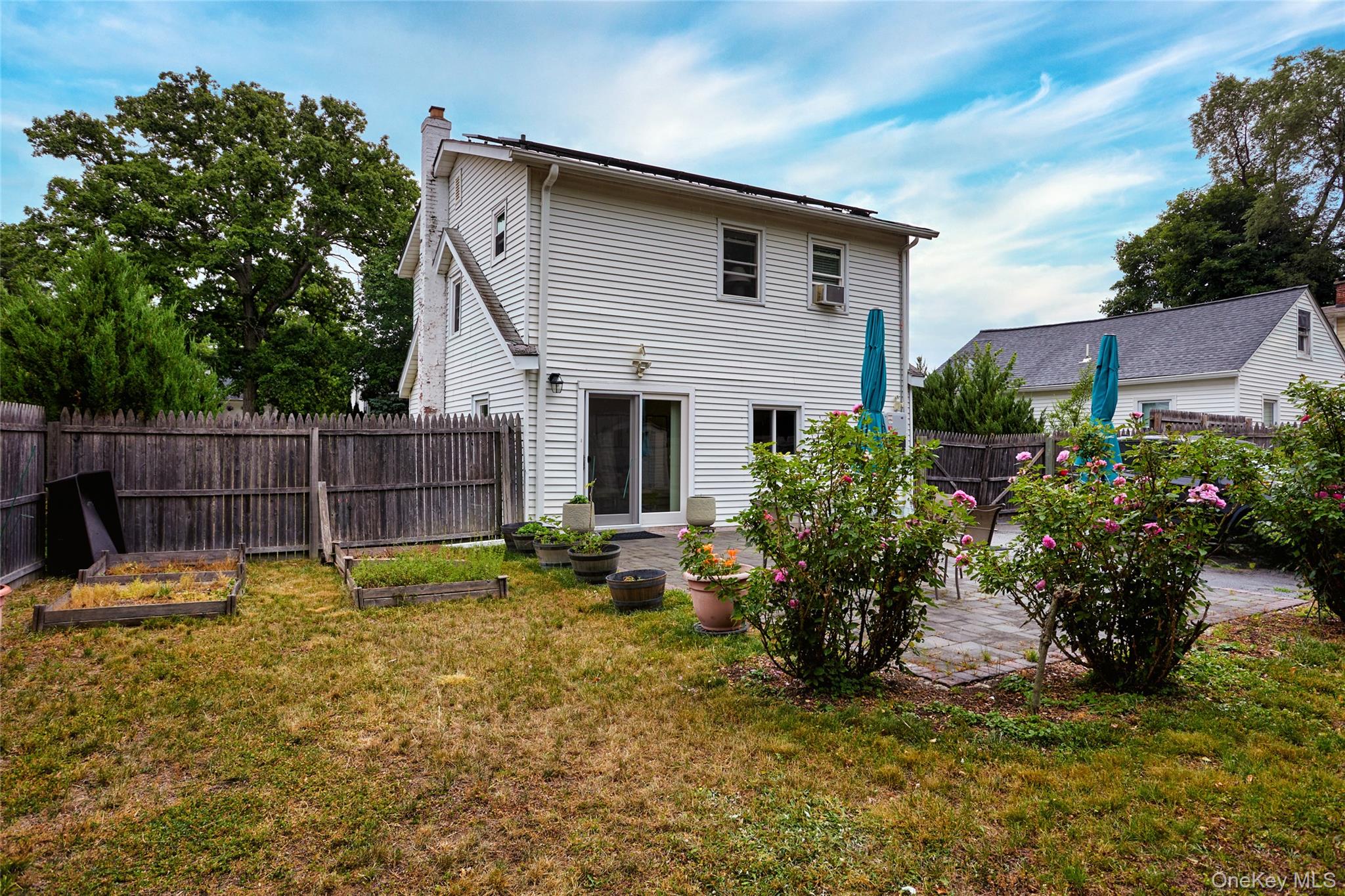 181 N Grand Avenue Property Photo 37
