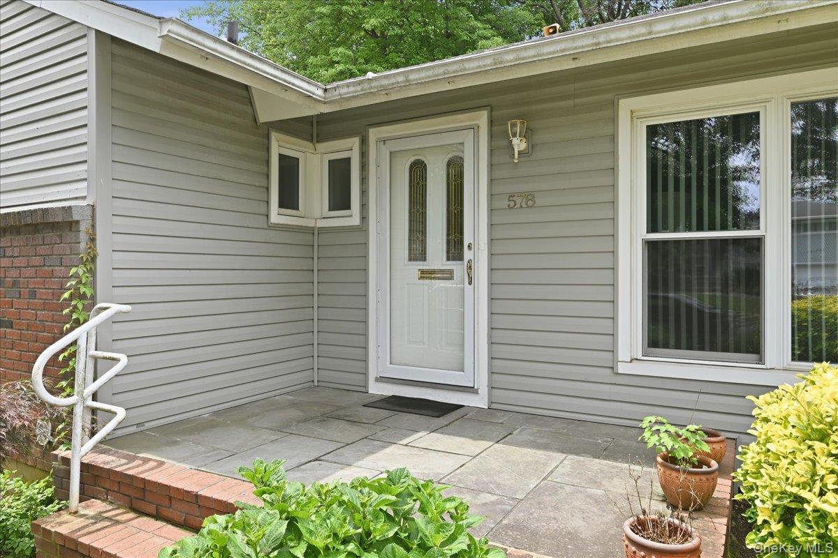578 Richmond Road Property Photo 3