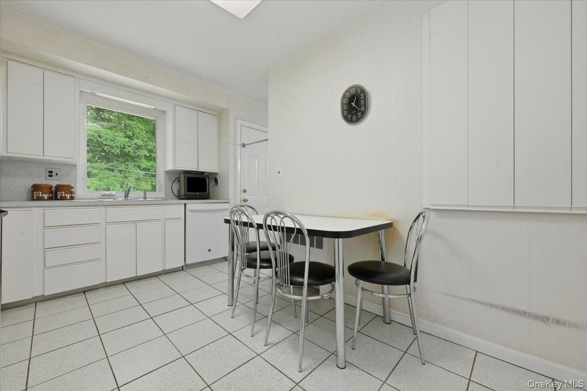 578 Richmond Road Property Photo 16