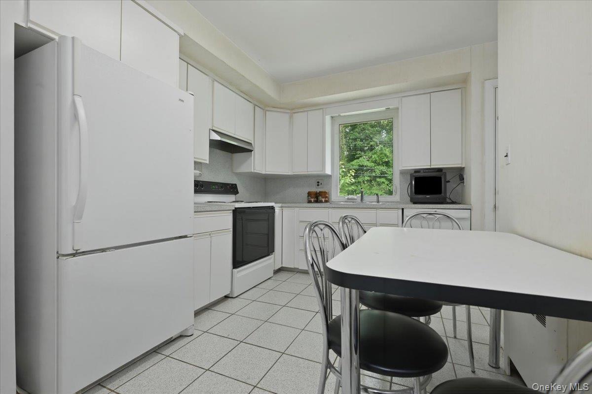 578 Richmond Road Property Photo 17