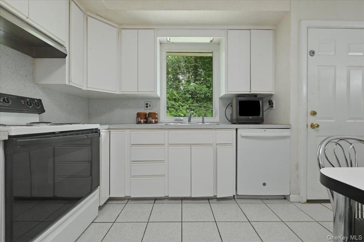 578 Richmond Road Property Photo 18
