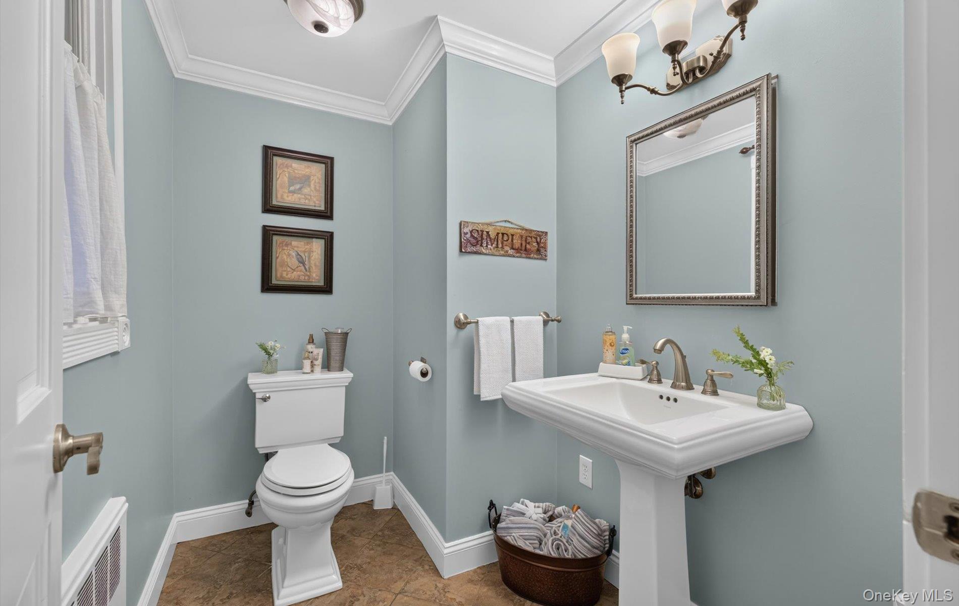 27 Longwood Drive Property Photo 8