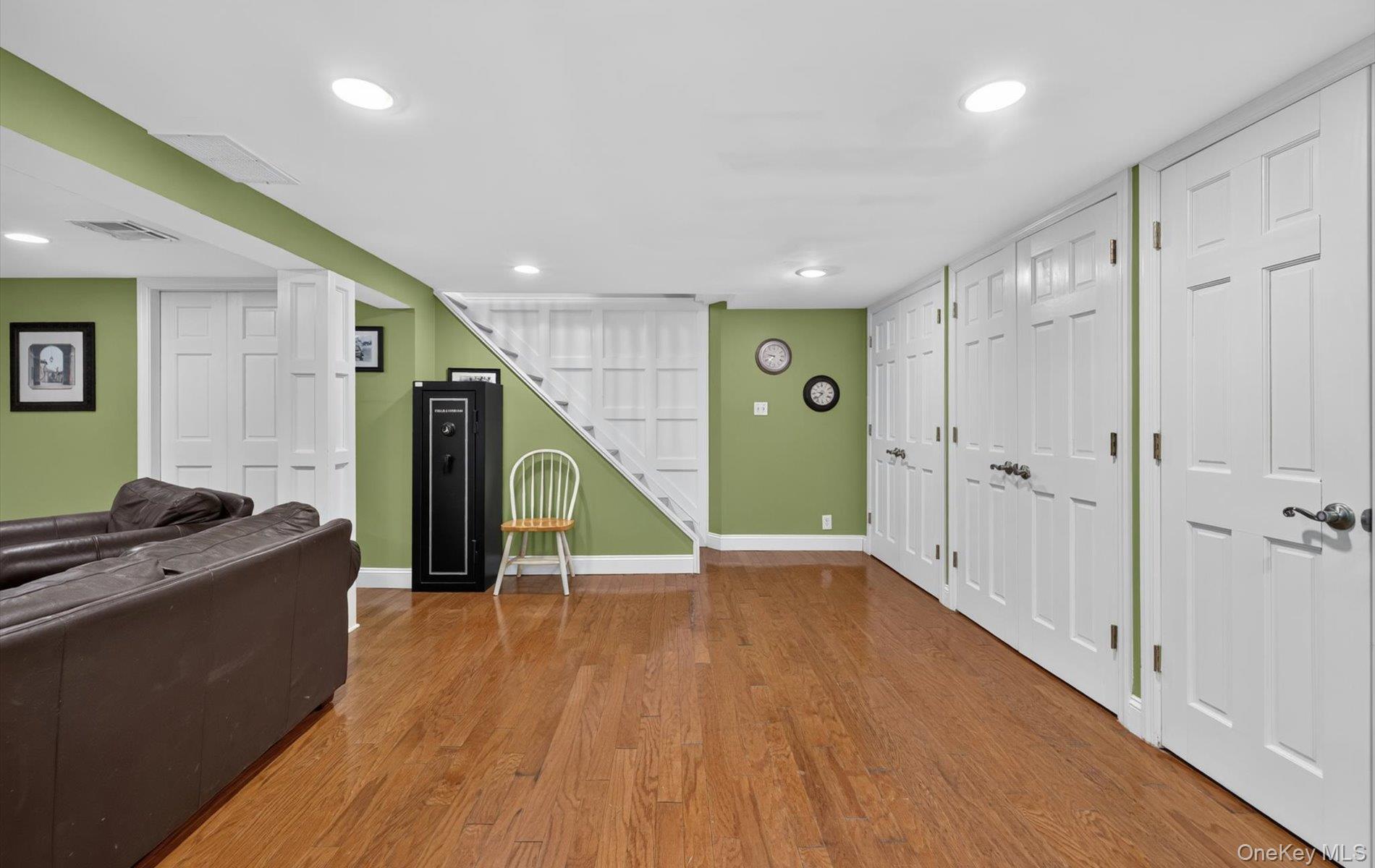 27 Longwood Drive Property Photo 28
