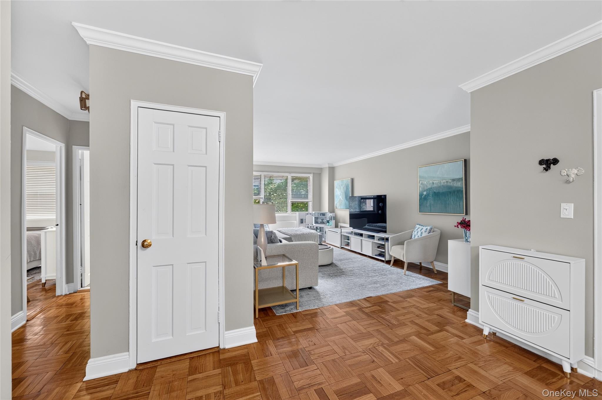 240 Garth Road 4h2 Property Photo 6
