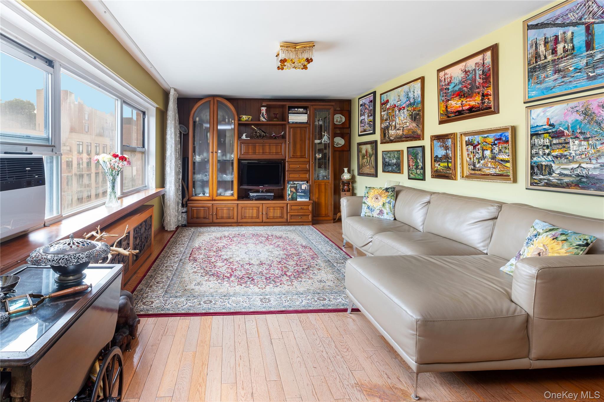 3130 Irwin Avenue 8C Property Photo 1