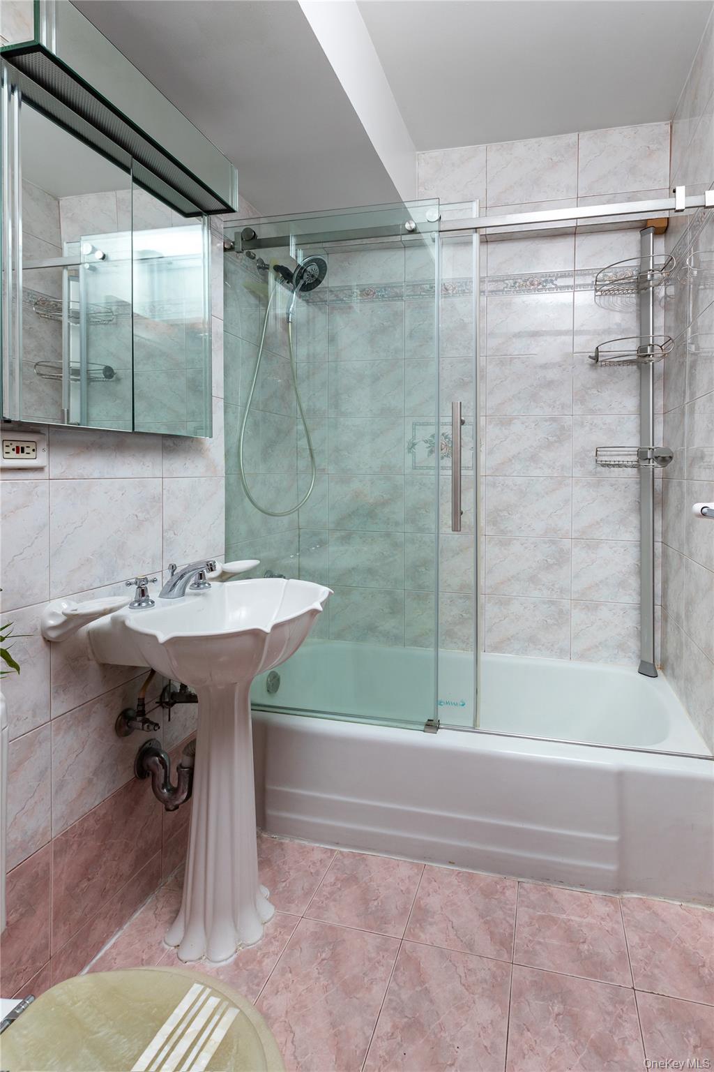 3130 Irwin Avenue 8c Property Photo 13