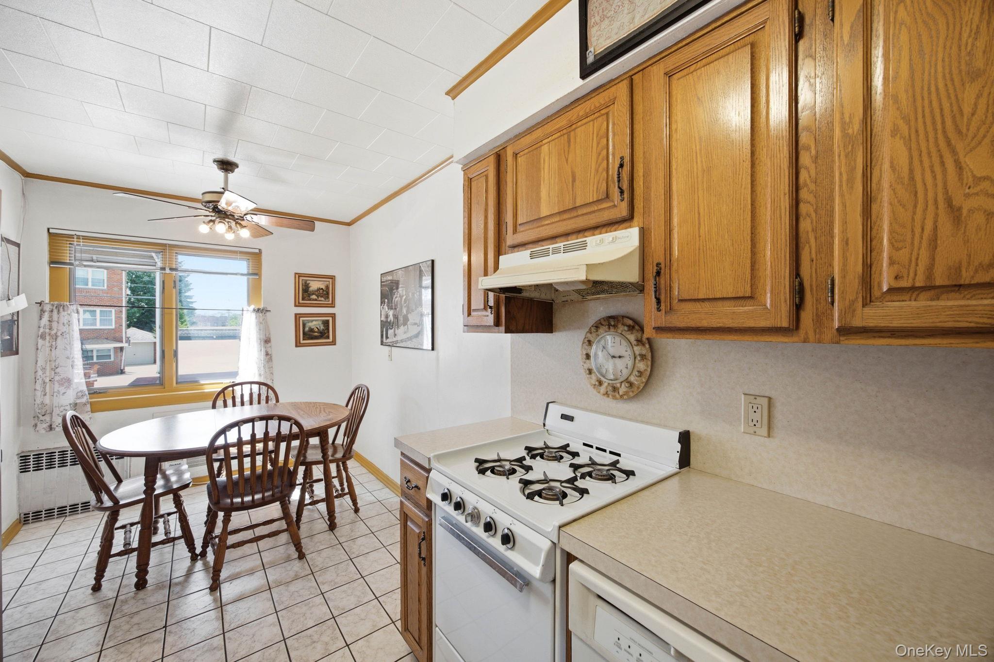 66-15 Gray Street Property Photo 10
