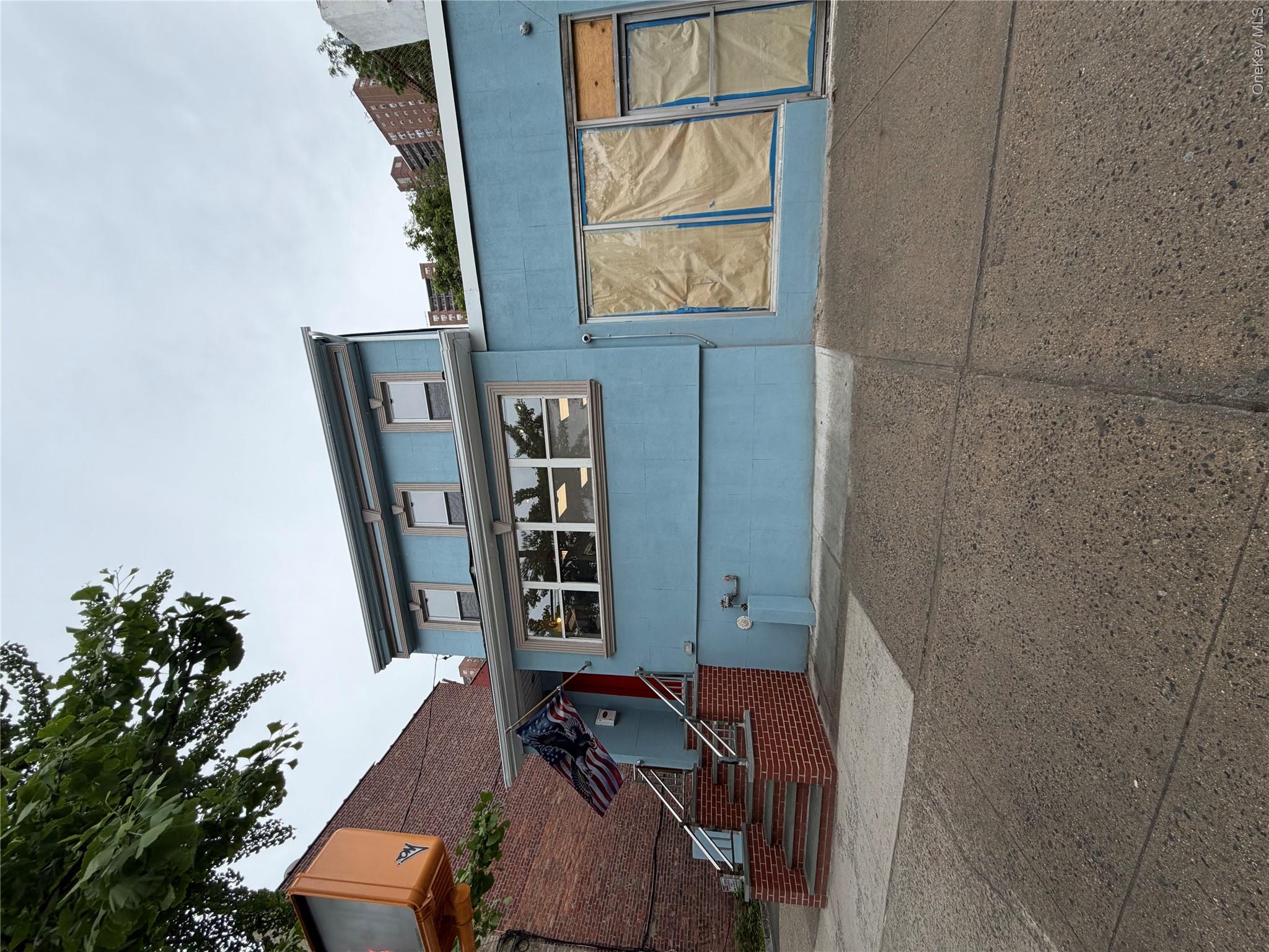 5997 Riverdale Avenue Property Photo 5