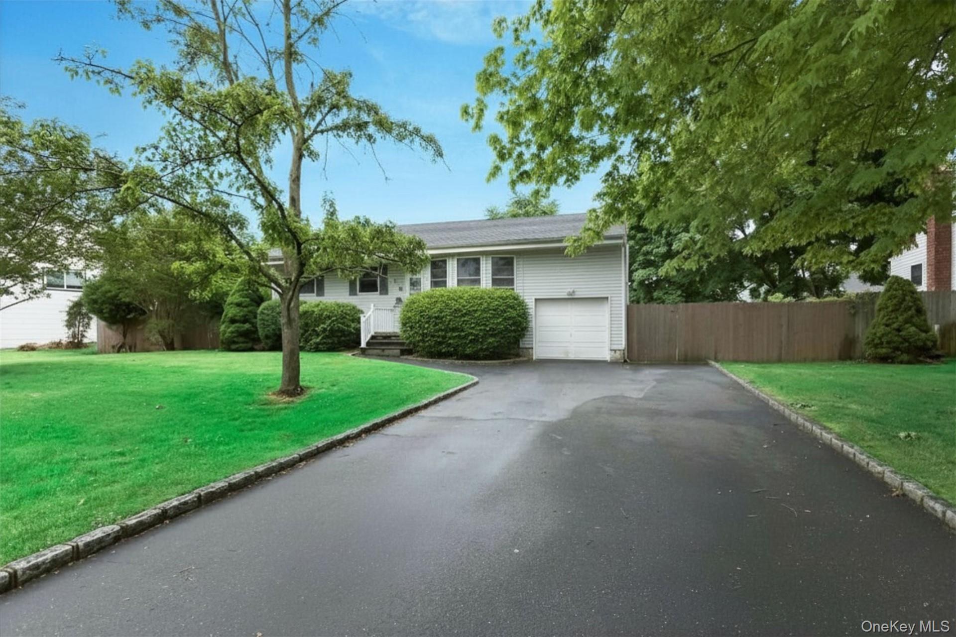10 Brian Drive Property Photo 3