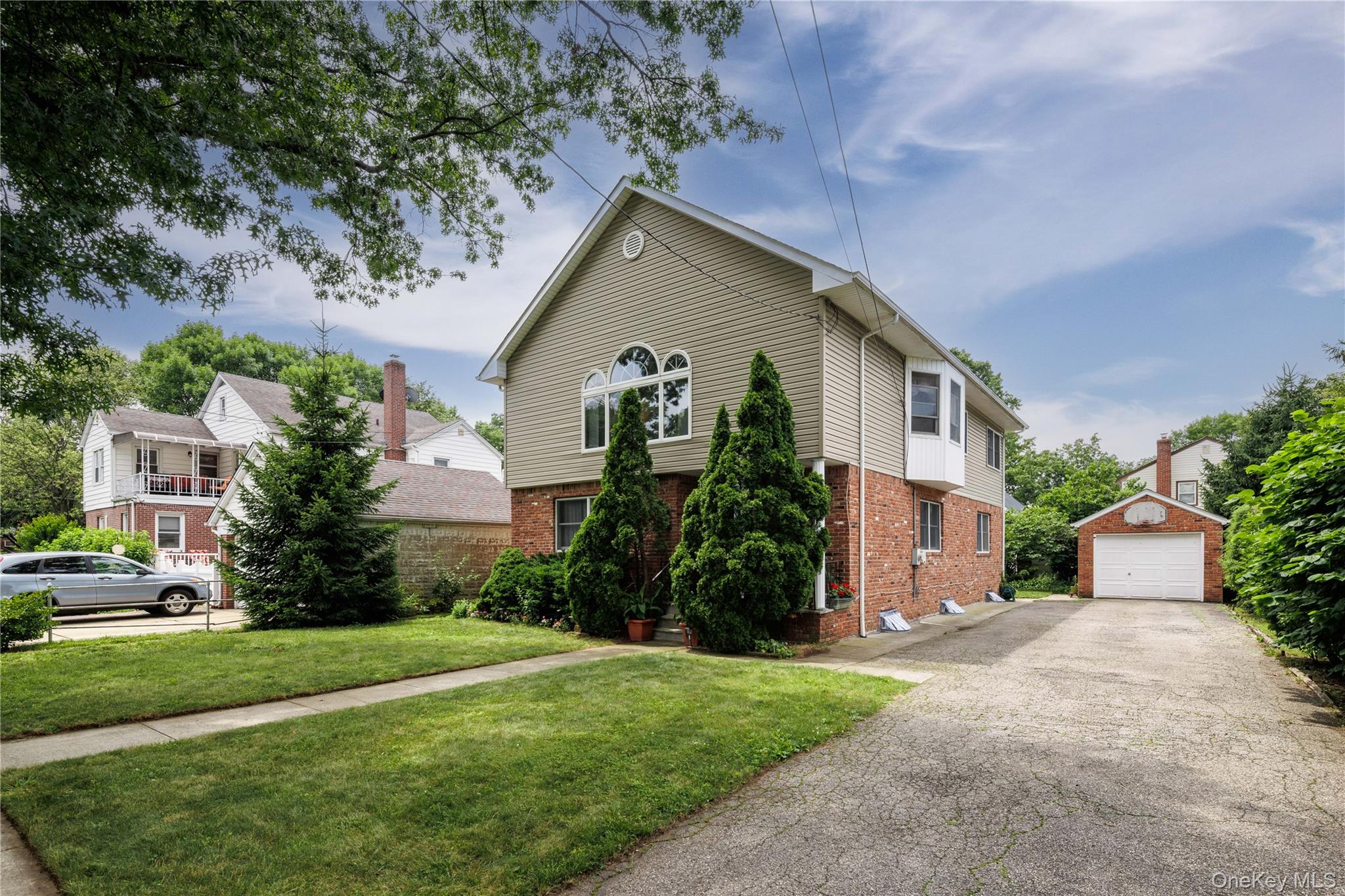 122 Irving Avenue Property Photo 1