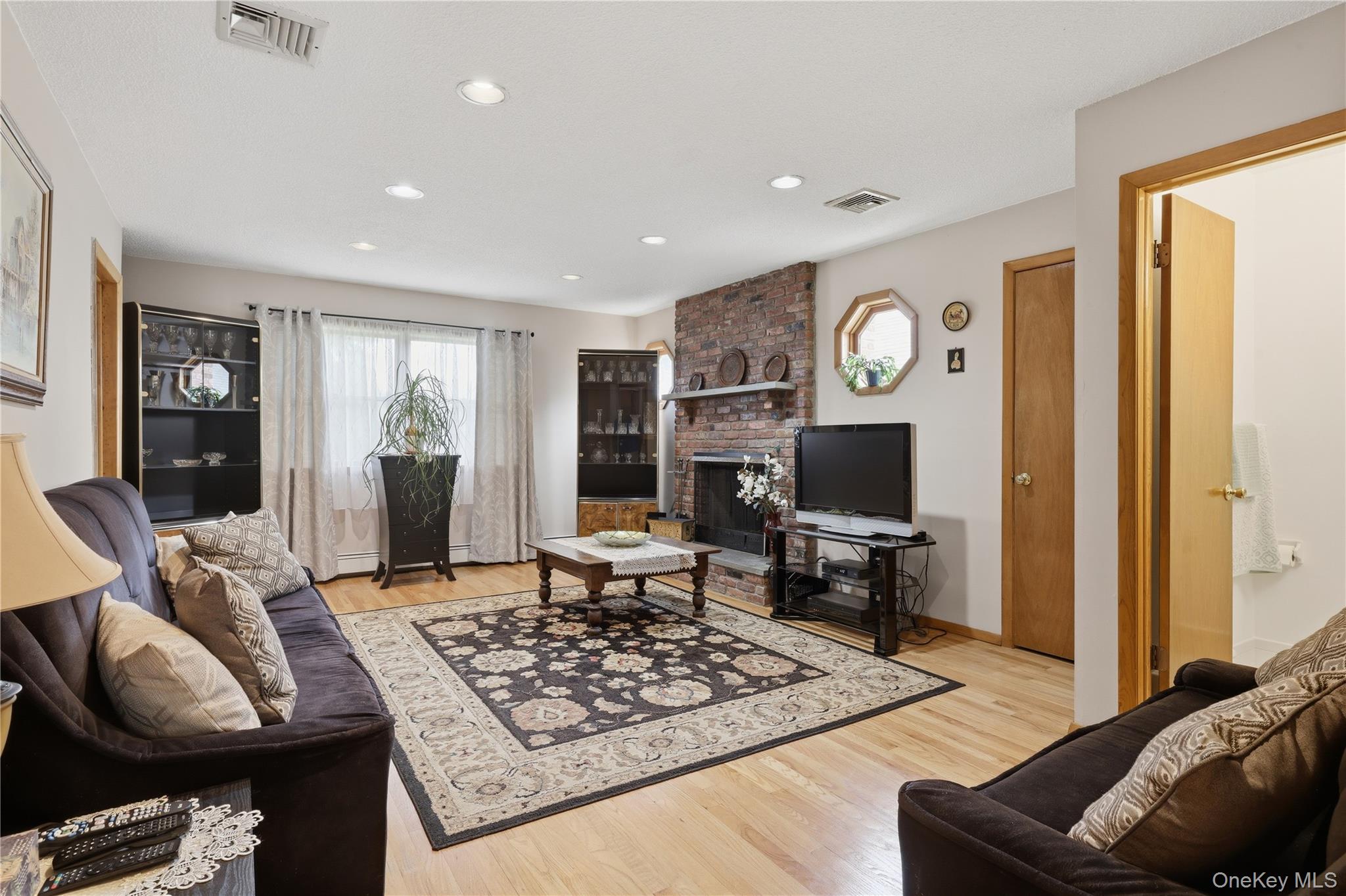 122 Irving Avenue Property Photo 7