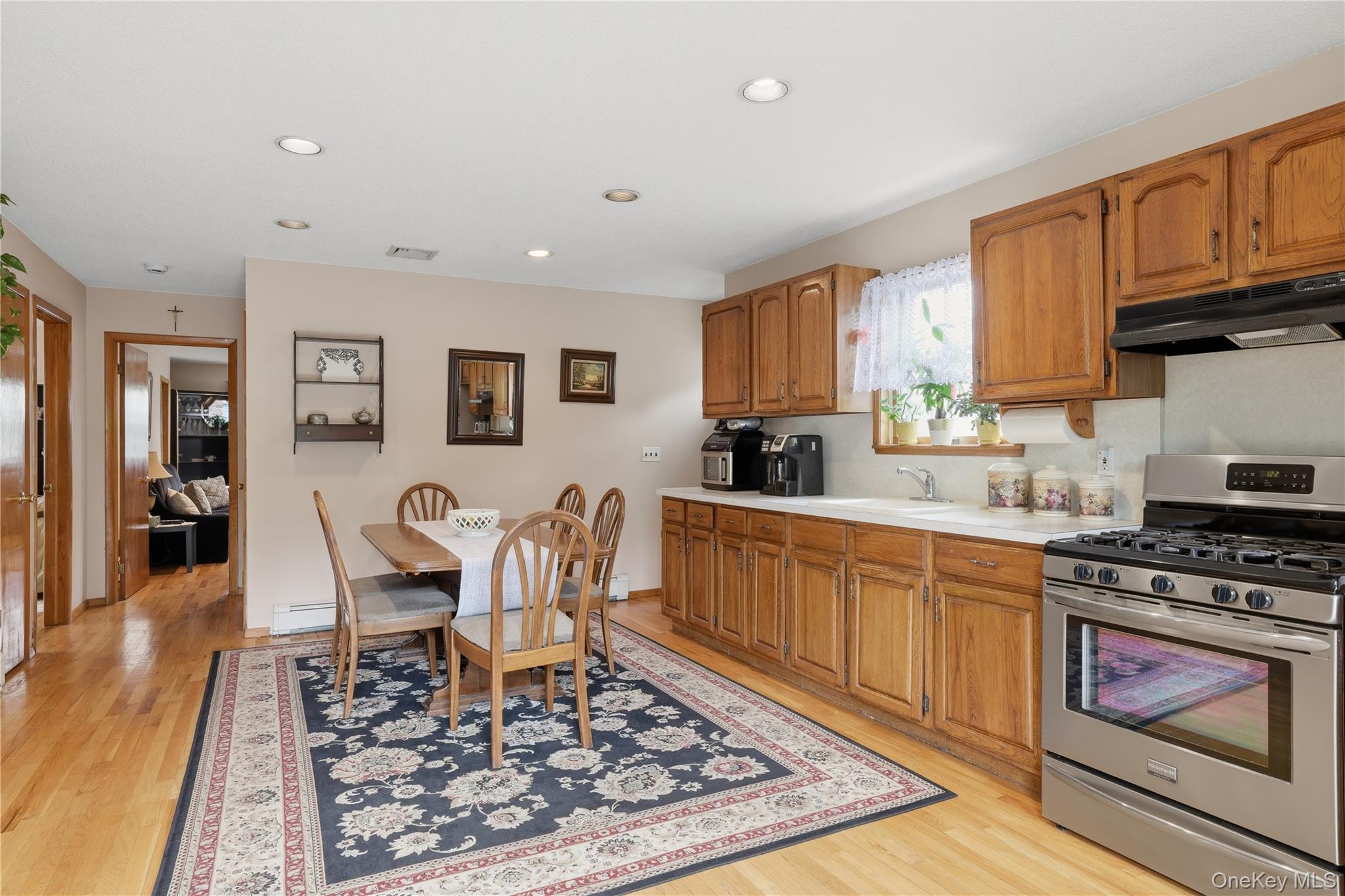 122 Irving Avenue Property Photo 10