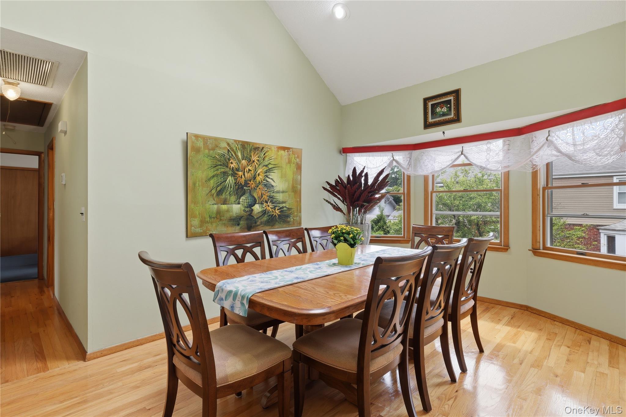 122 Irving Avenue Property Photo 19