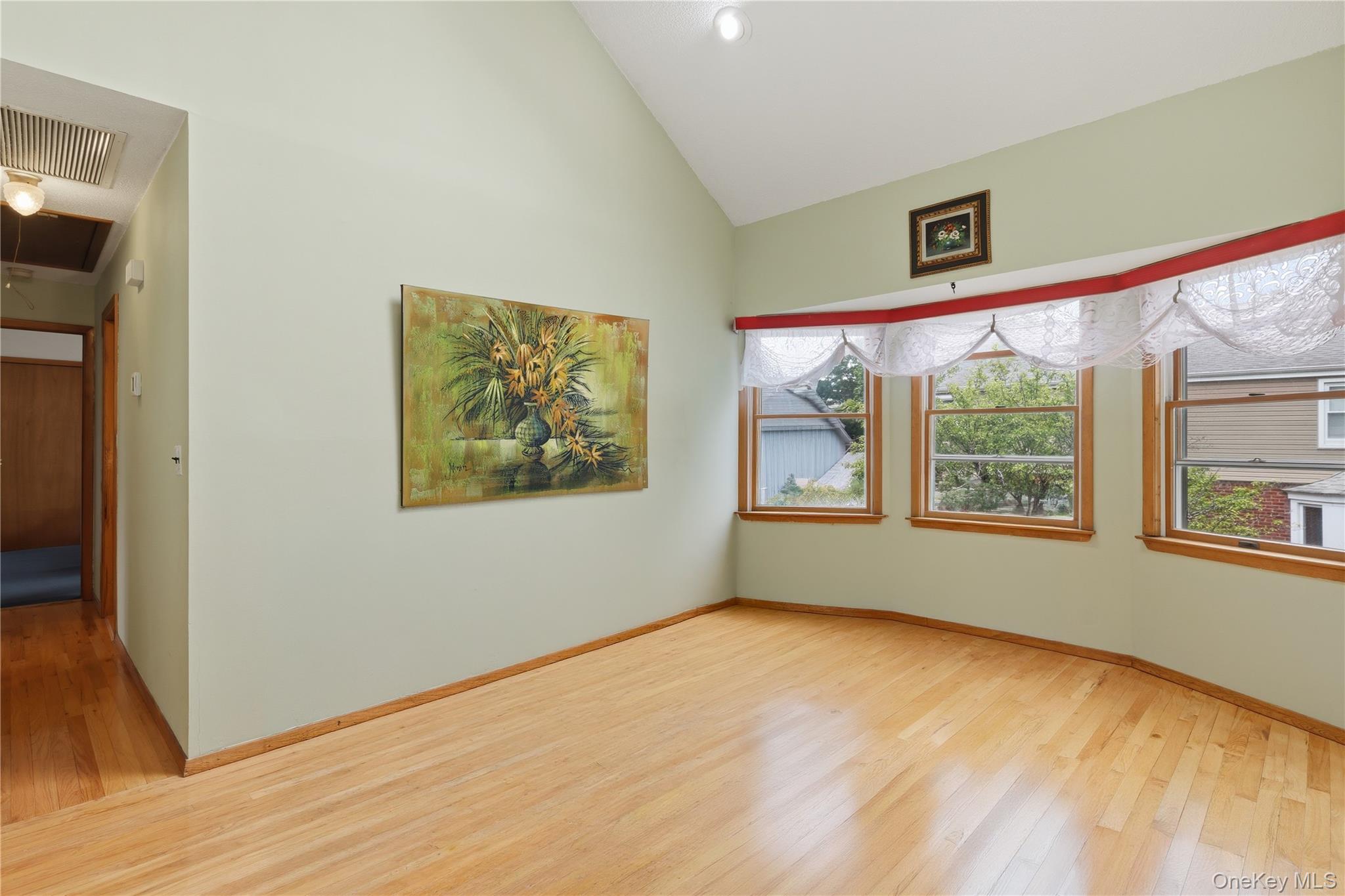 122 Irving Avenue Property Photo 20