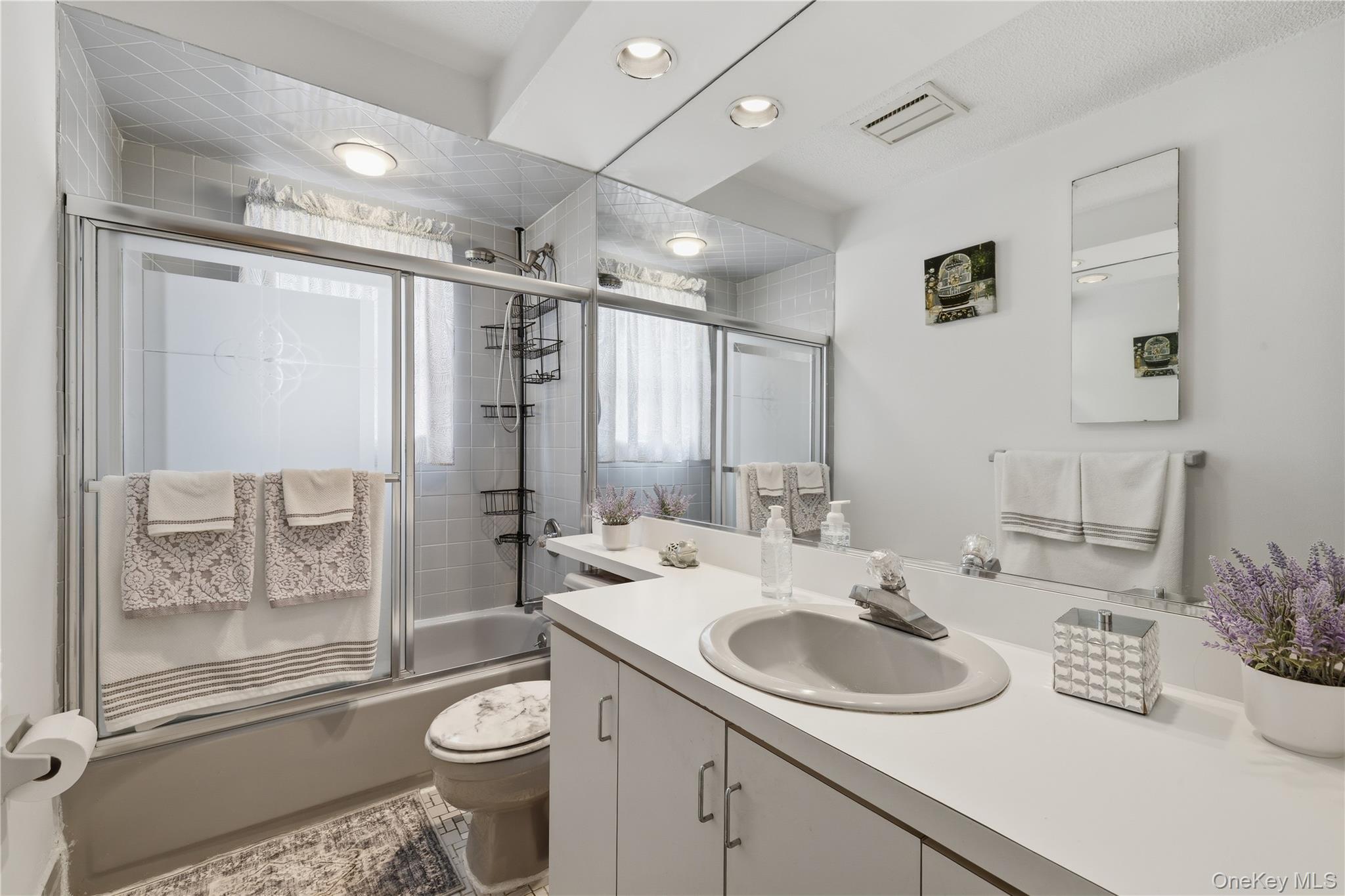 122 Irving Avenue Property Photo 23
