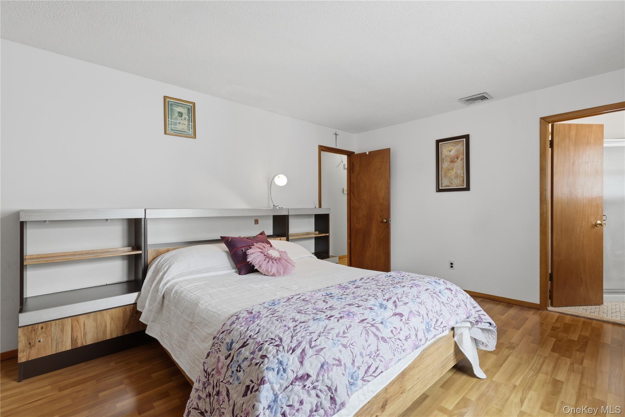 122 Irving Avenue Property Photo 28