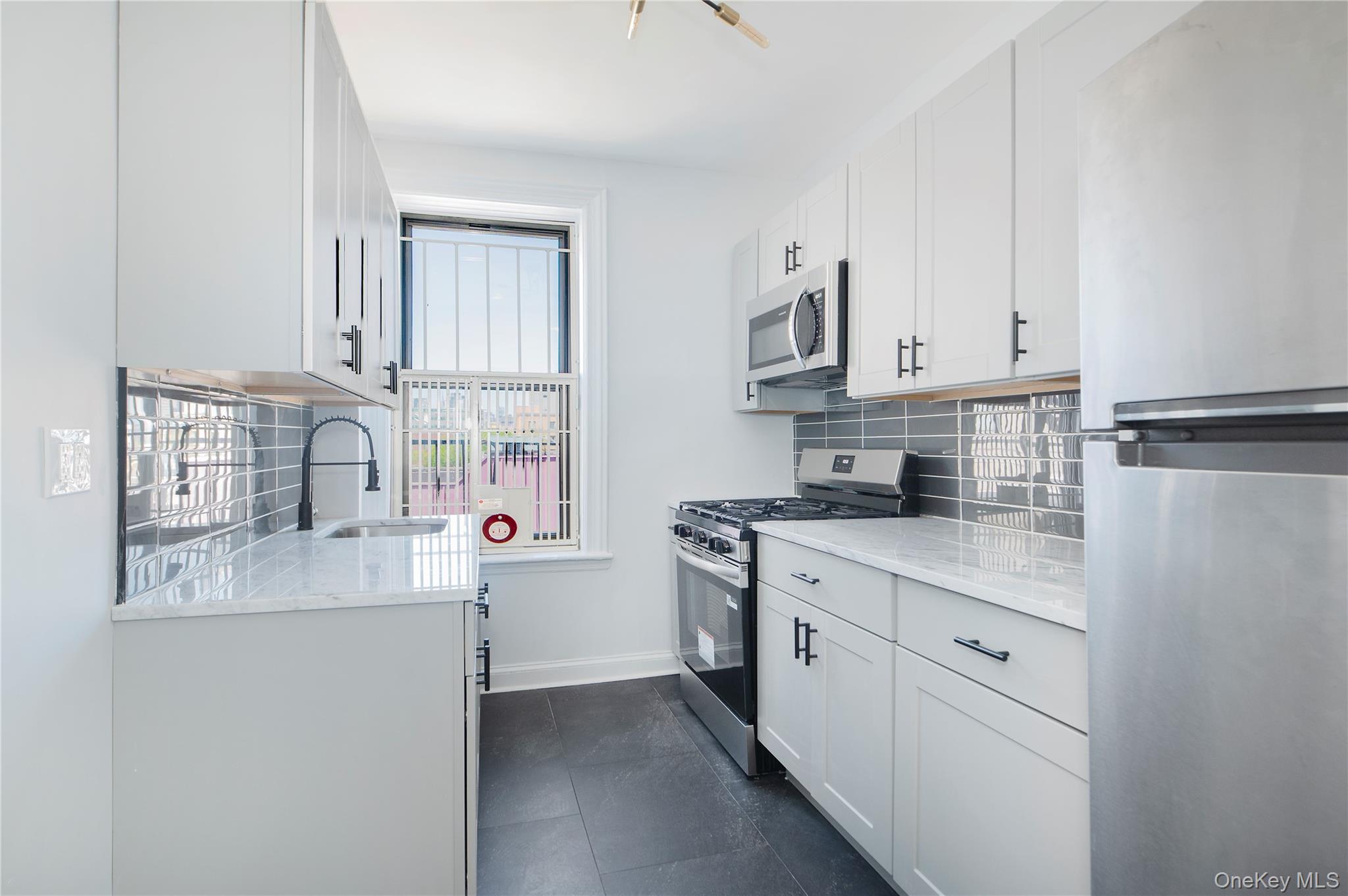 4516 39th Place Property Photo 4
