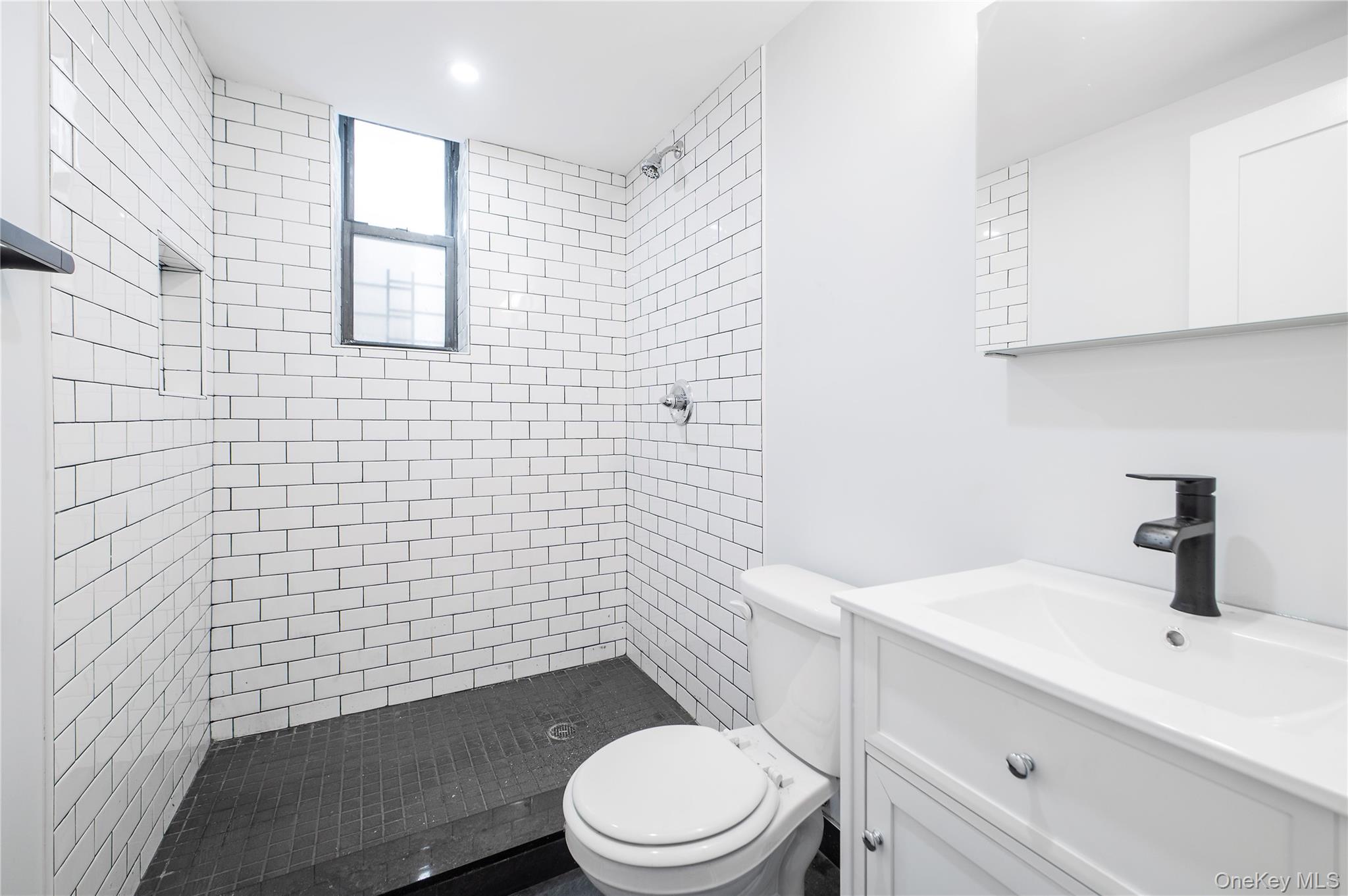 4516 39th Place Property Photo 8