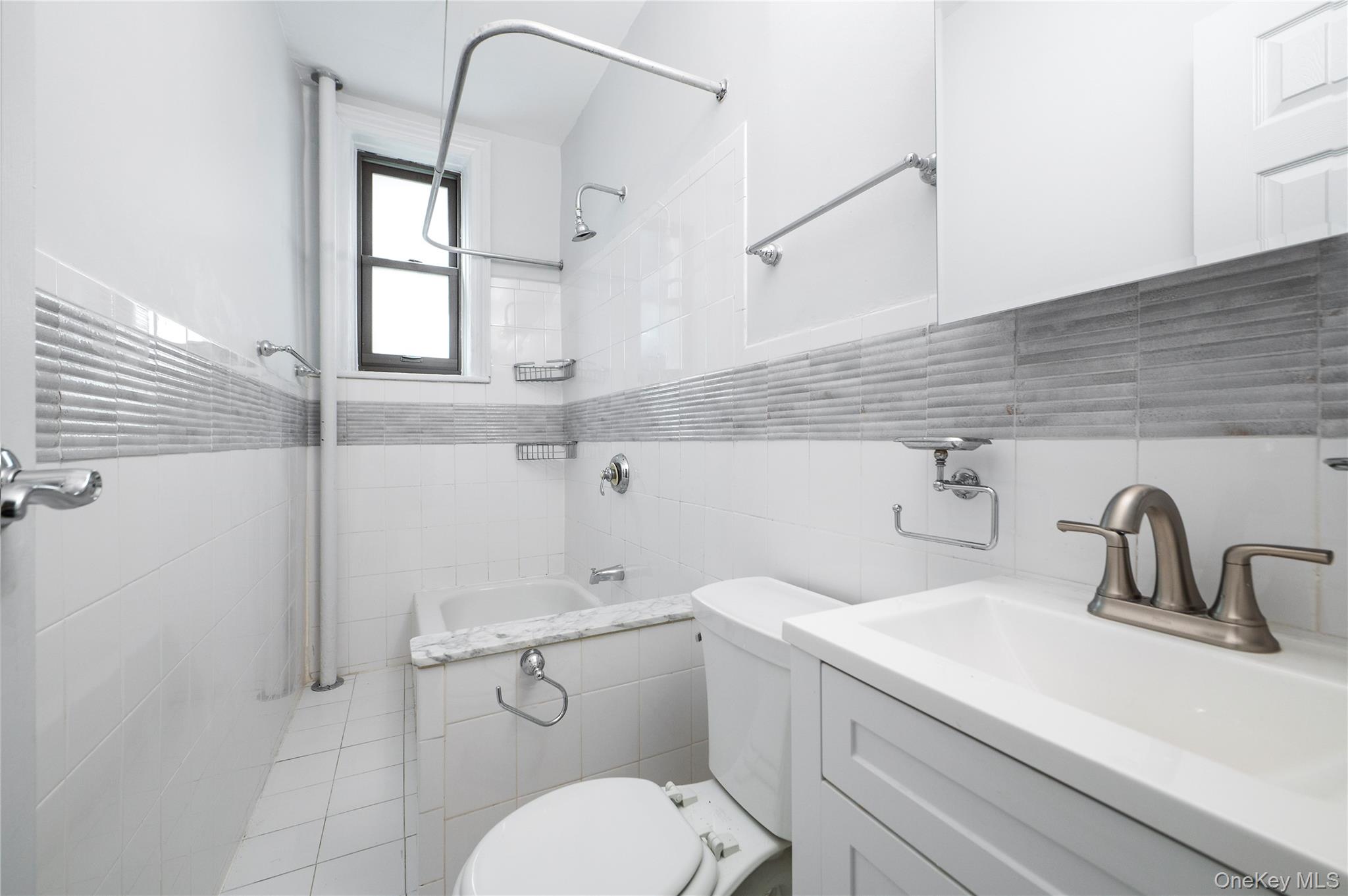 4516 39th Place Property Photo 10