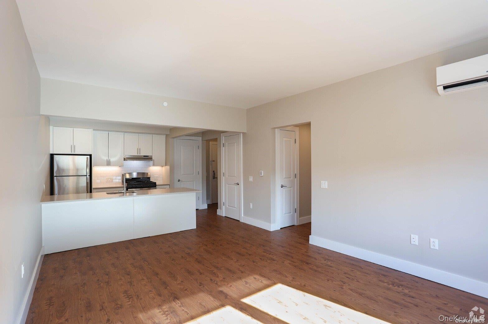 241-15 Northern Boulevard 3b Property Photo 6