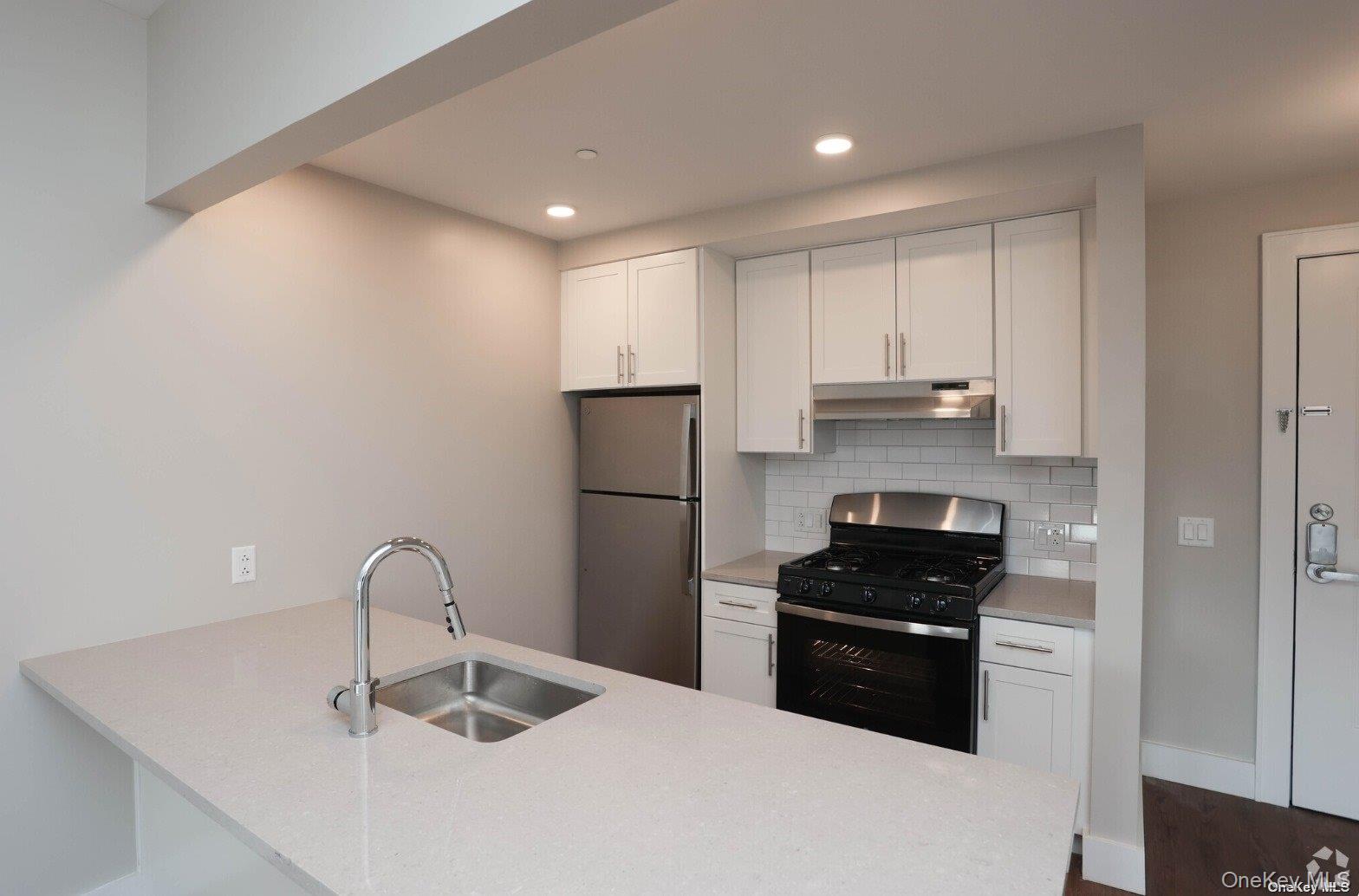 241-15 Northern Boulevard 3b Property Photo 7