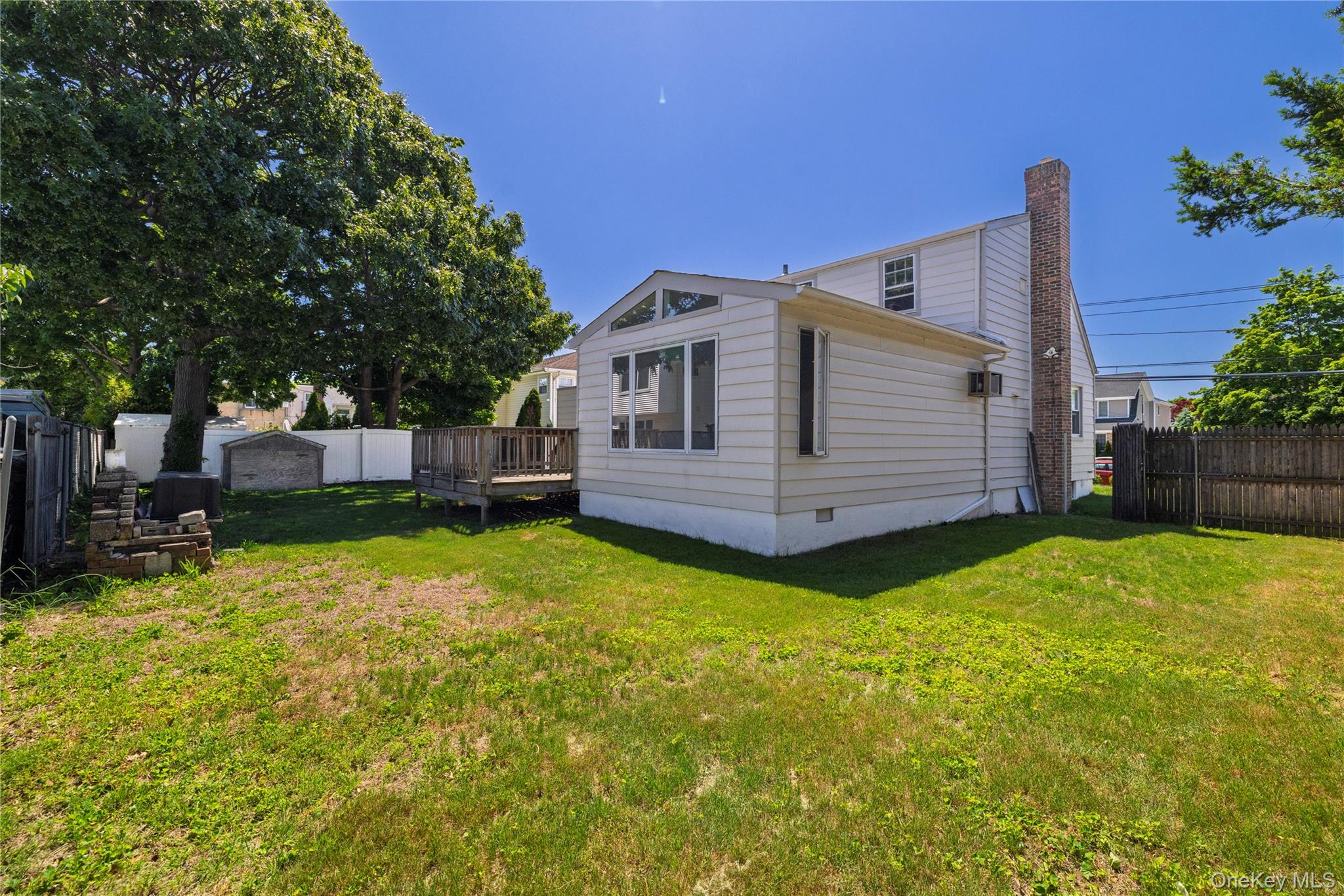 24 W Windsor Parkway Property Photo 18