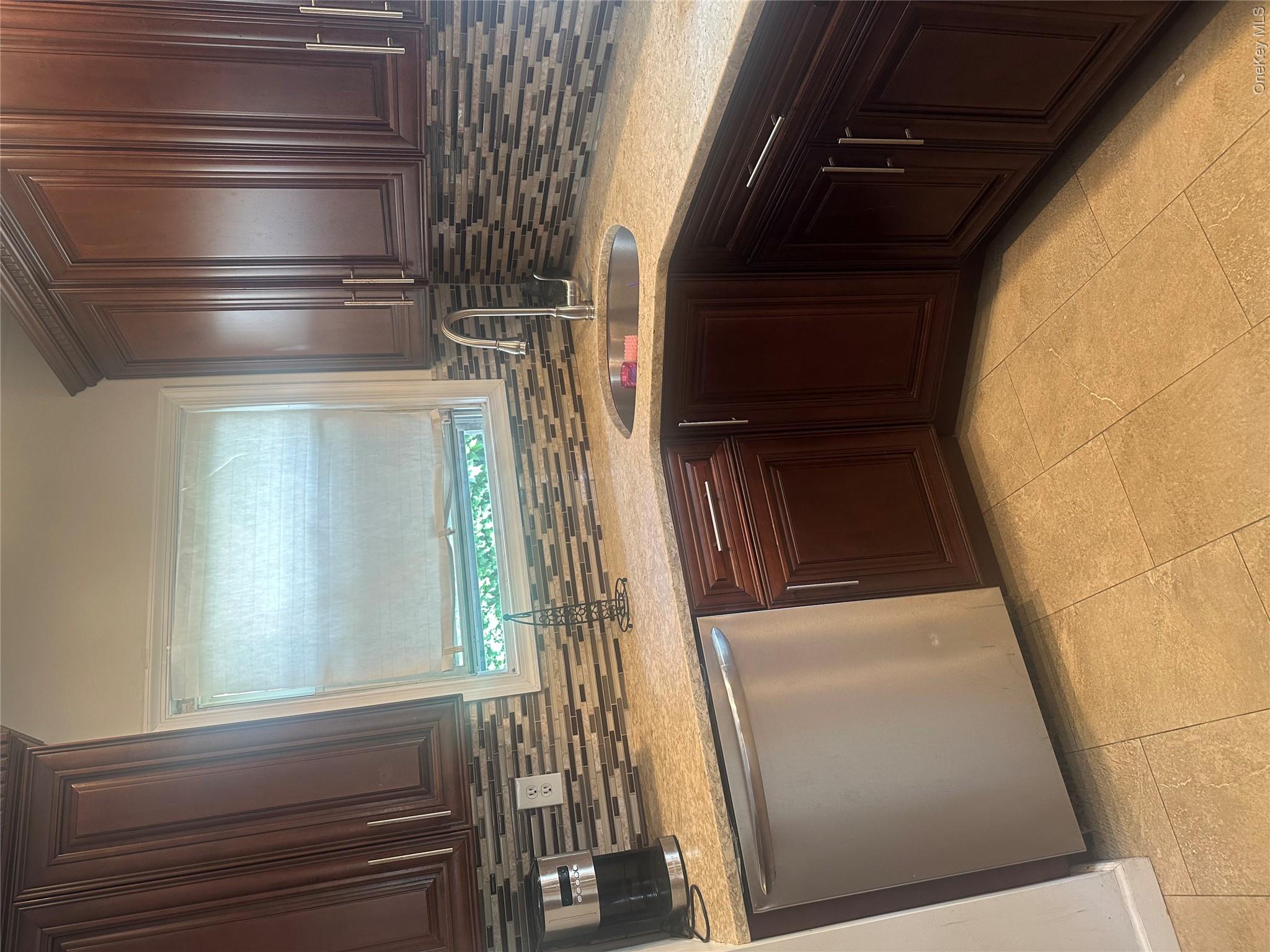 10742 Robard Lane Property Photo 4