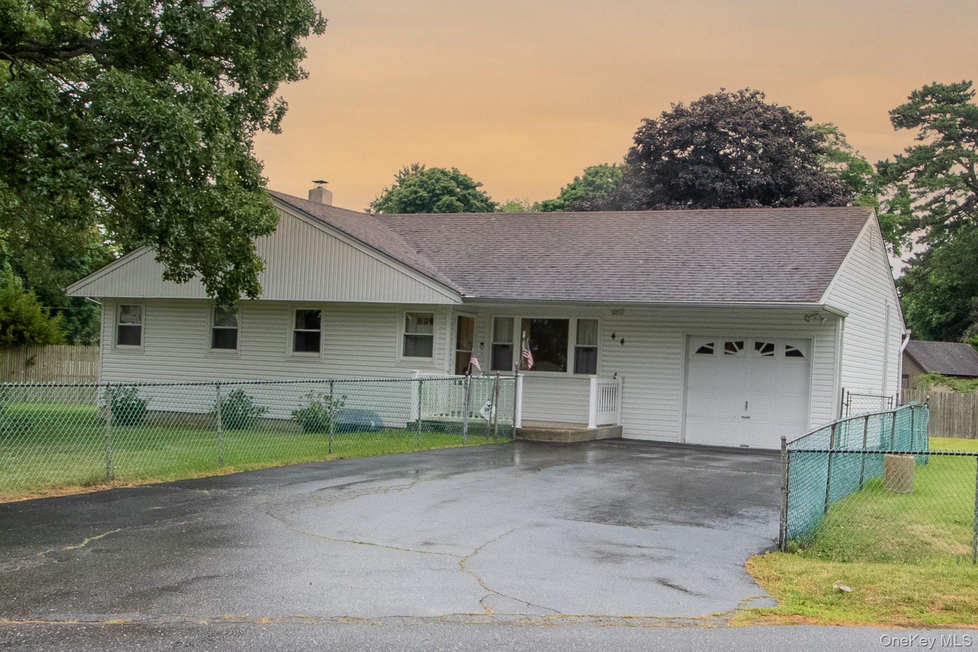 44 Willoughby Street Property Photo 1