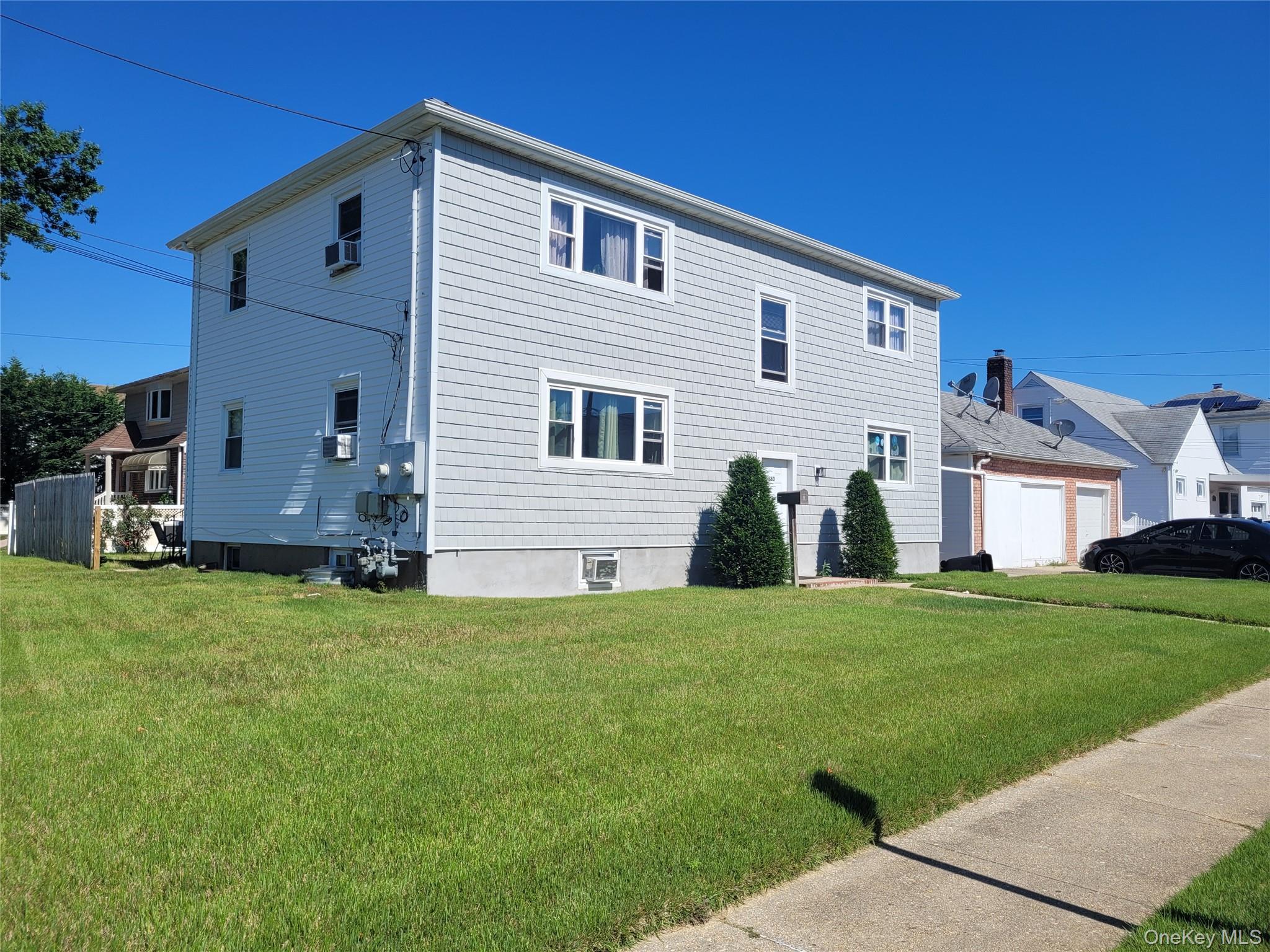 380 Hill Avenue Property Photo 2