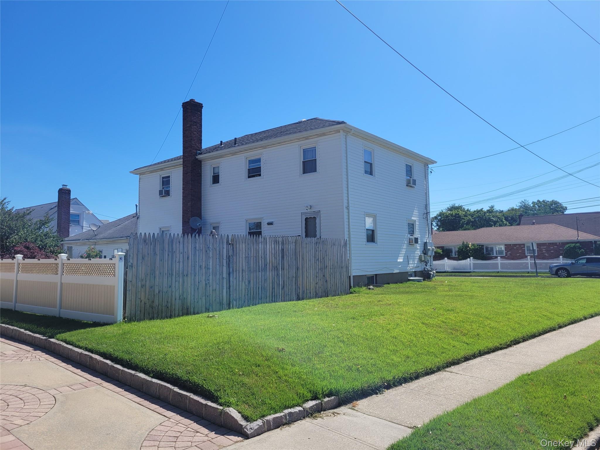 380 Hill Avenue Property Photo 5