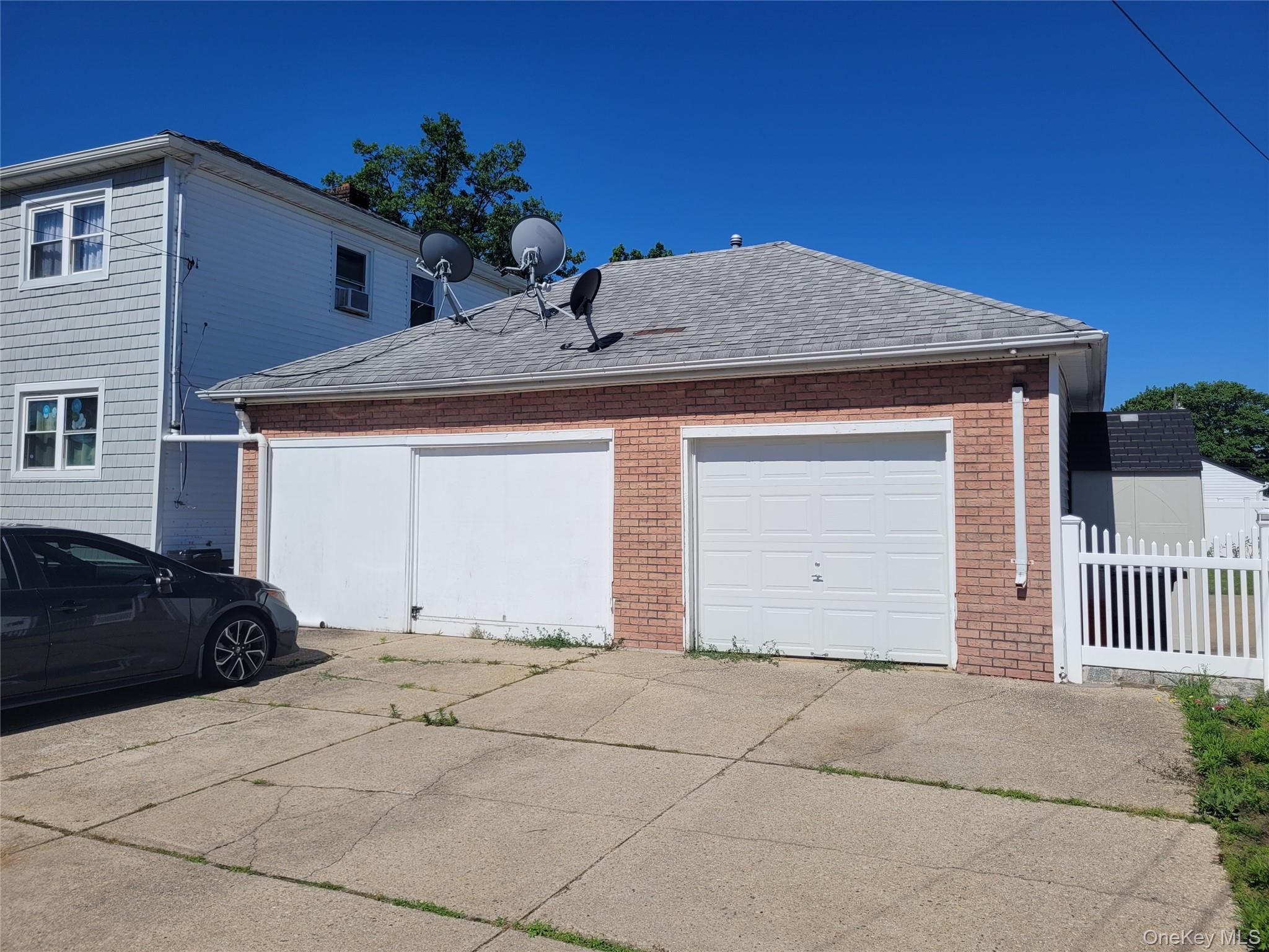 380 Hill Avenue Property Photo 8