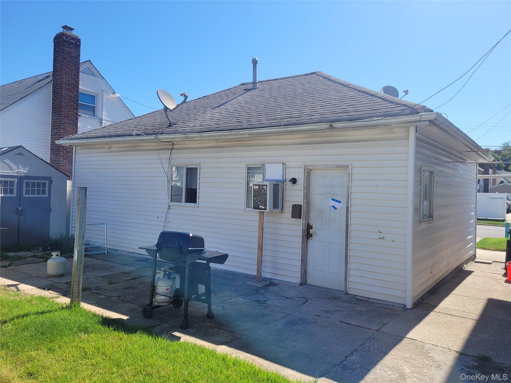 380 Hill Avenue Property Photo 9