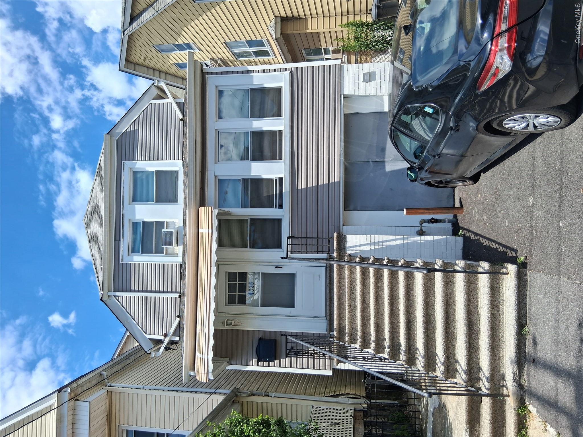 4335 Byron Avenue Property Photo 1