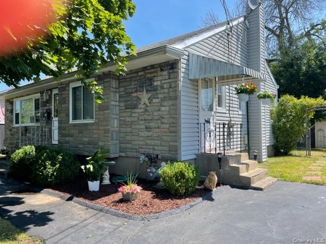 8 Rochelle Court Property Photo 2