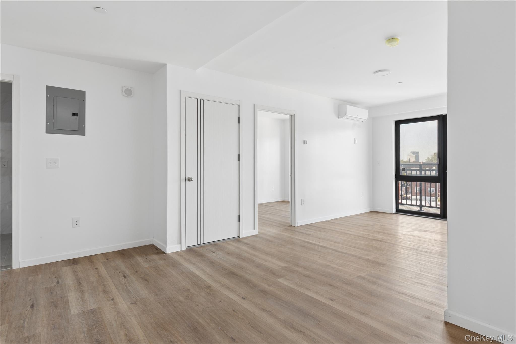 70-25 Queens Boulevard 7j Property Photo 3