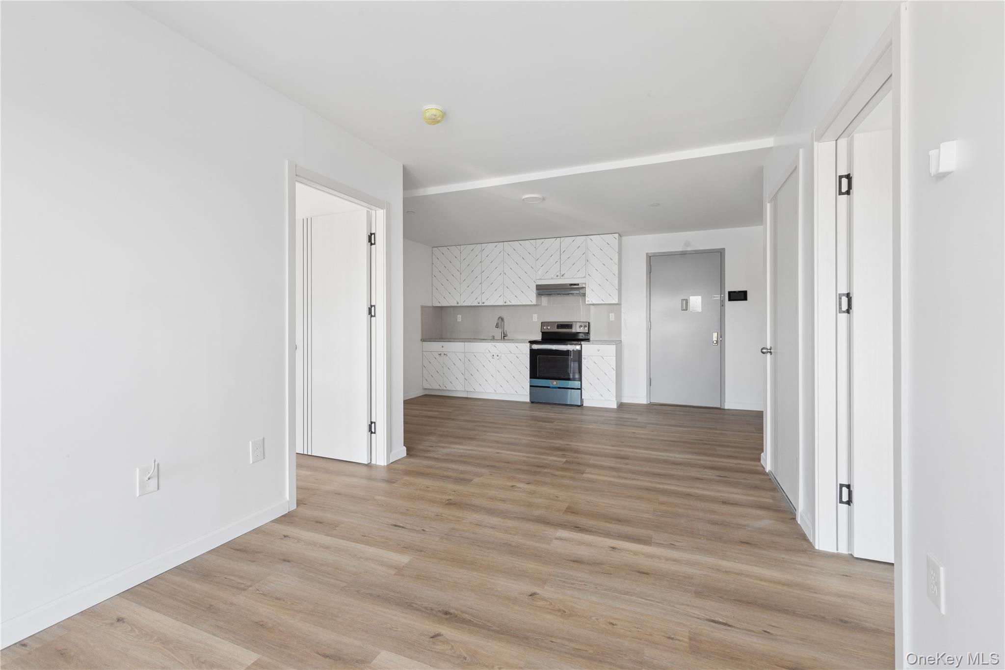 70-25 Queens Boulevard 7j Property Photo 5
